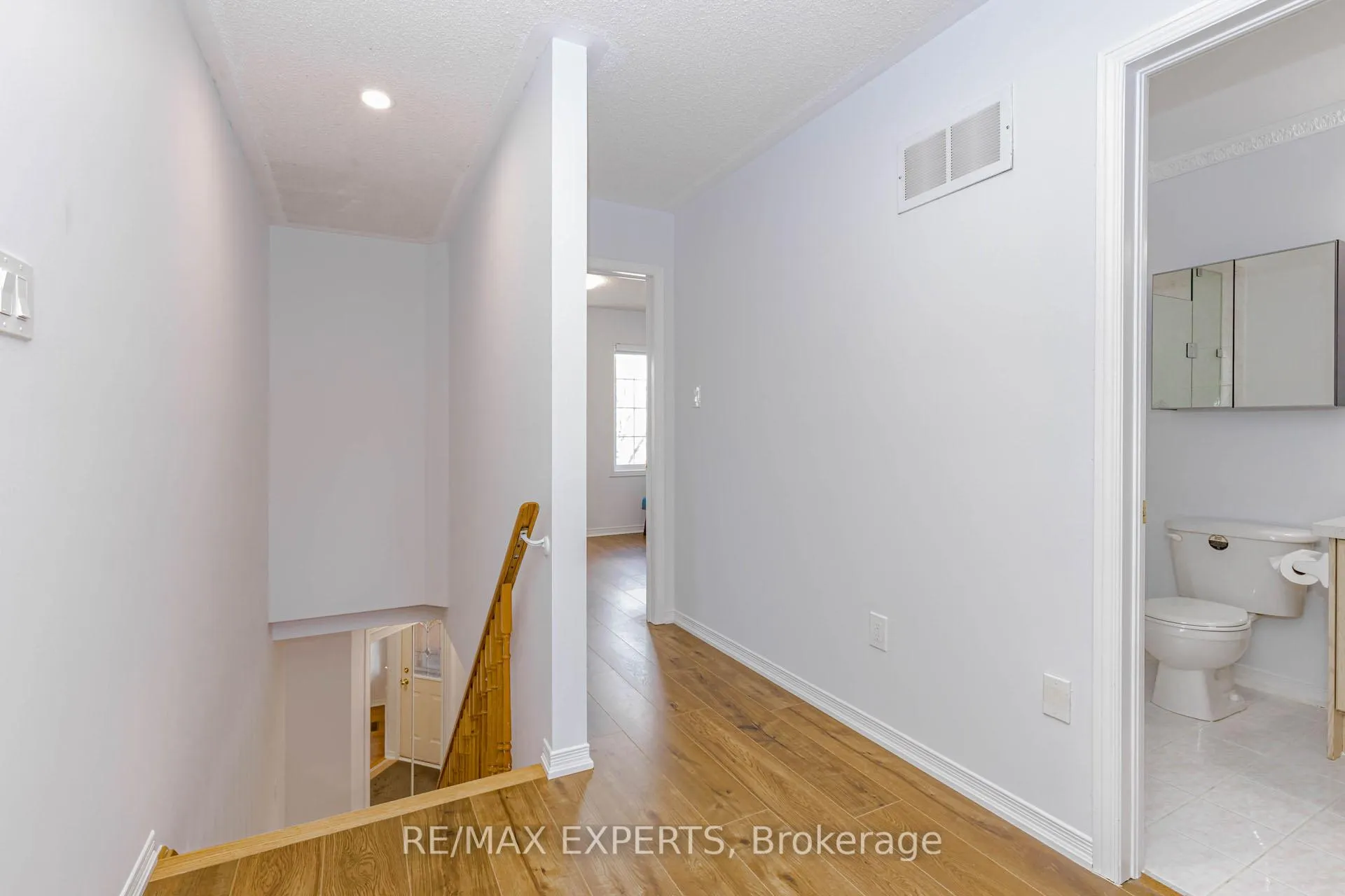 Photo 14 of 131 Legnano Crescent, Vaughan, Vellore Village — HOMEH