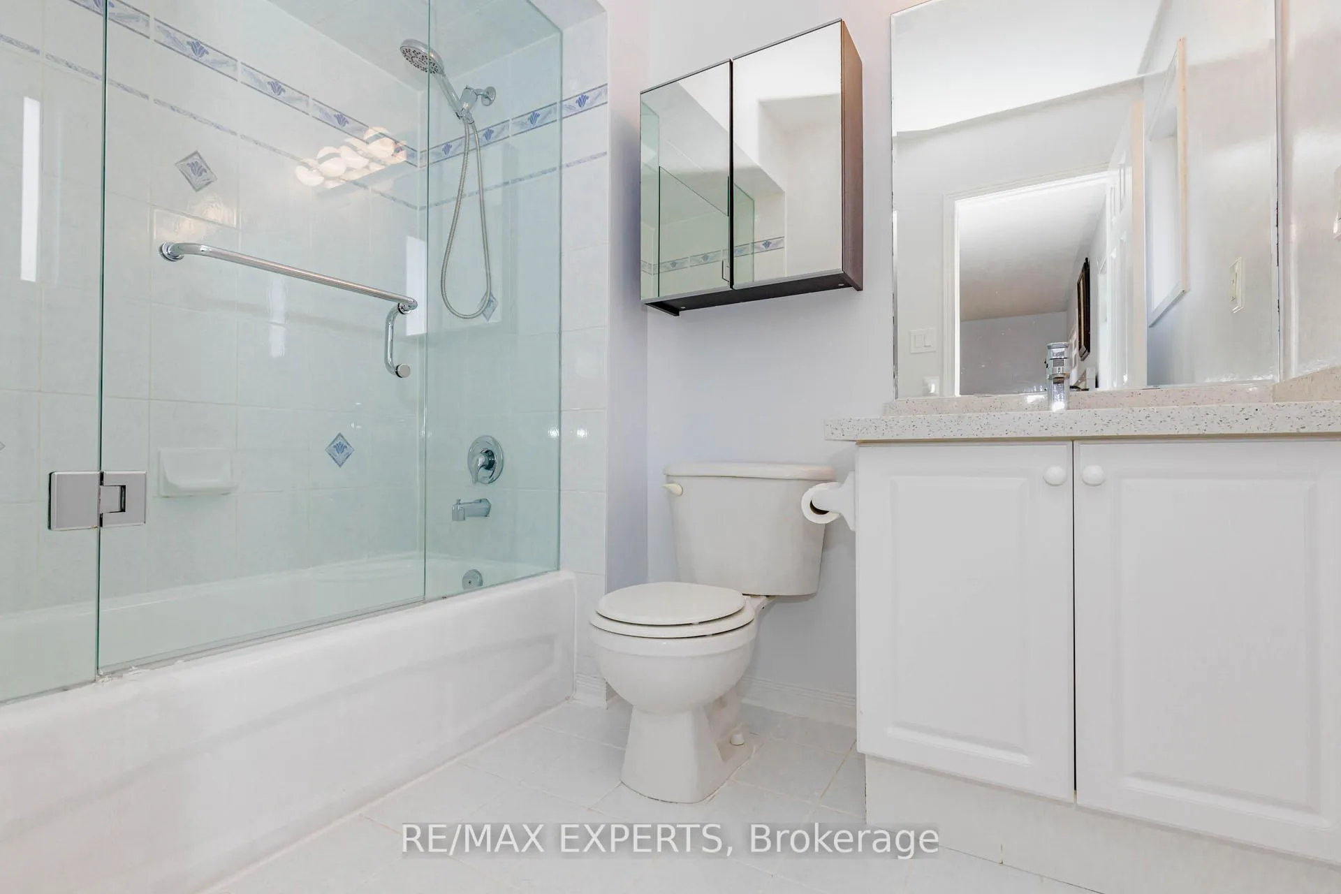 Photo 17 of 131 Legnano Crescent, Vaughan, Vellore Village — HOMEH