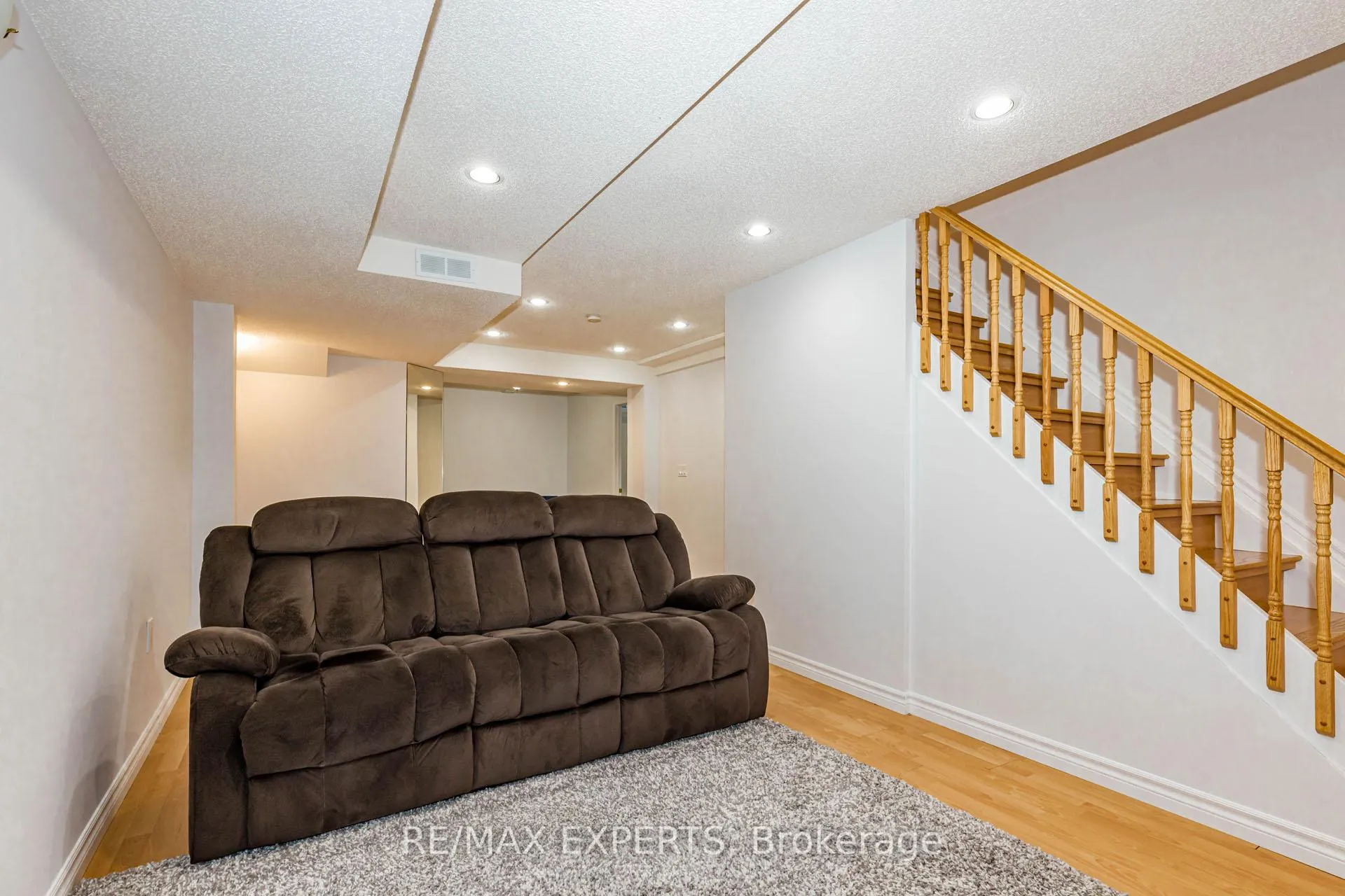Photo 25 of 131 Legnano Crescent, Vaughan, Vellore Village — HOMEH