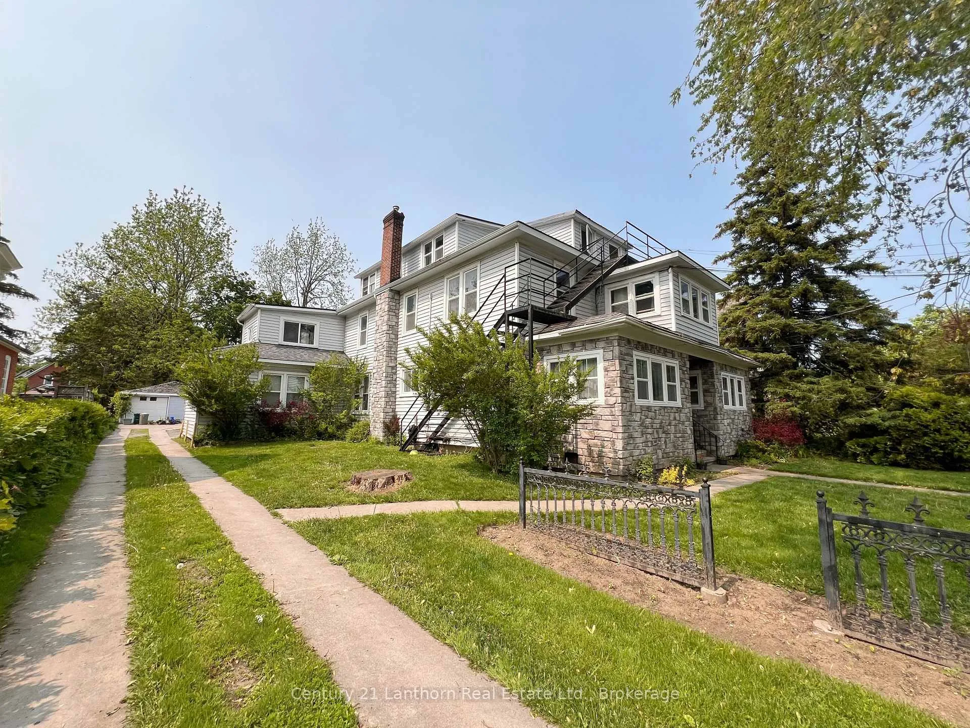 Photo 3 of 47 King Street, Prince Edward County, Picton Ward — HOMEH