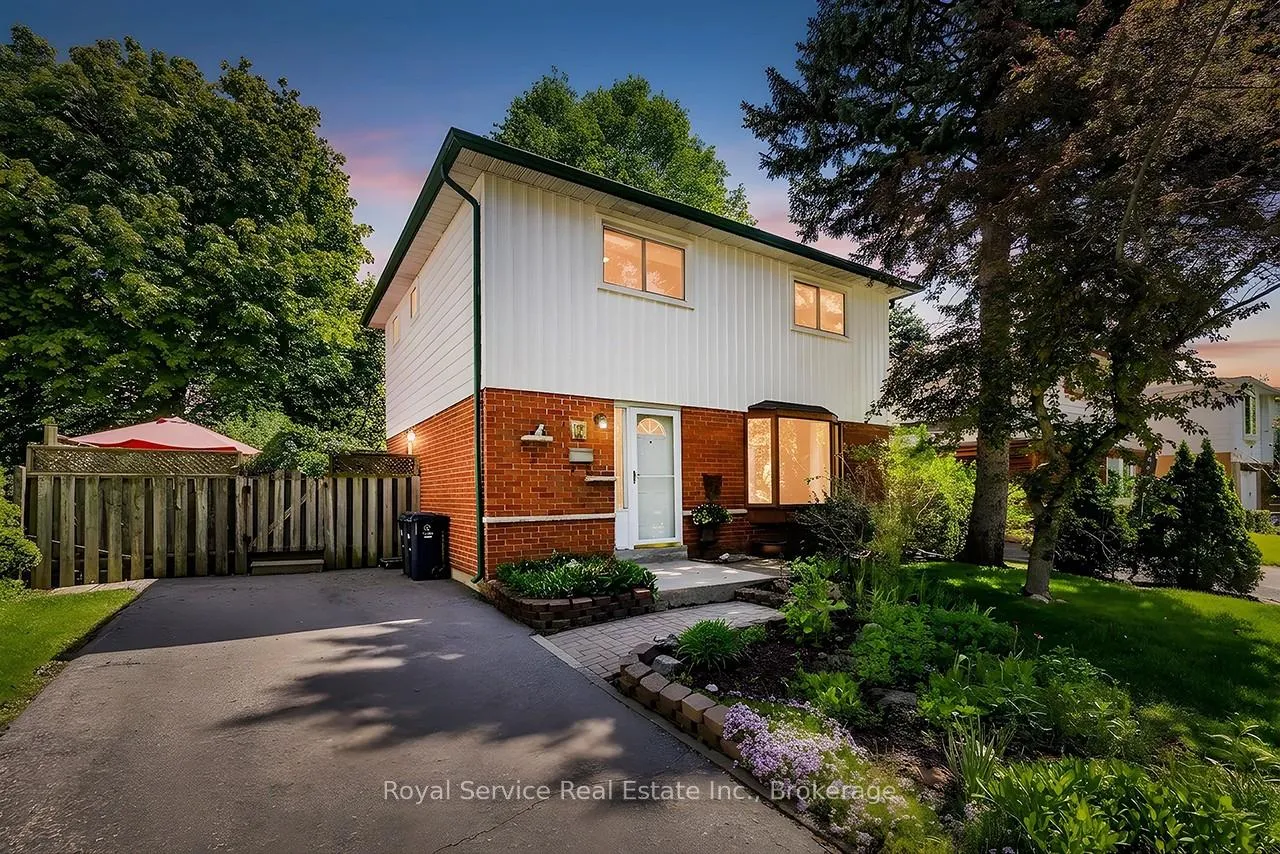 Photo 1 of 17 Gorsey Square, Scarborough, Malvern — HOMEH