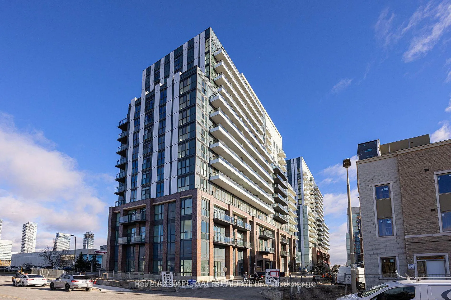 Photo 2 of Unit 806, 10 Honeycrisp Crescent, Vaughan, Vaughan Corporate Centre — HOMEH