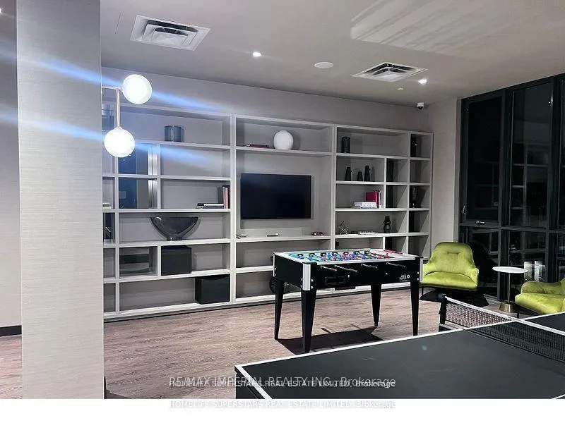 Photo 4 of Unit 806, 10 Honeycrisp Crescent, Vaughan, Vaughan Corporate Centre — HOMEH