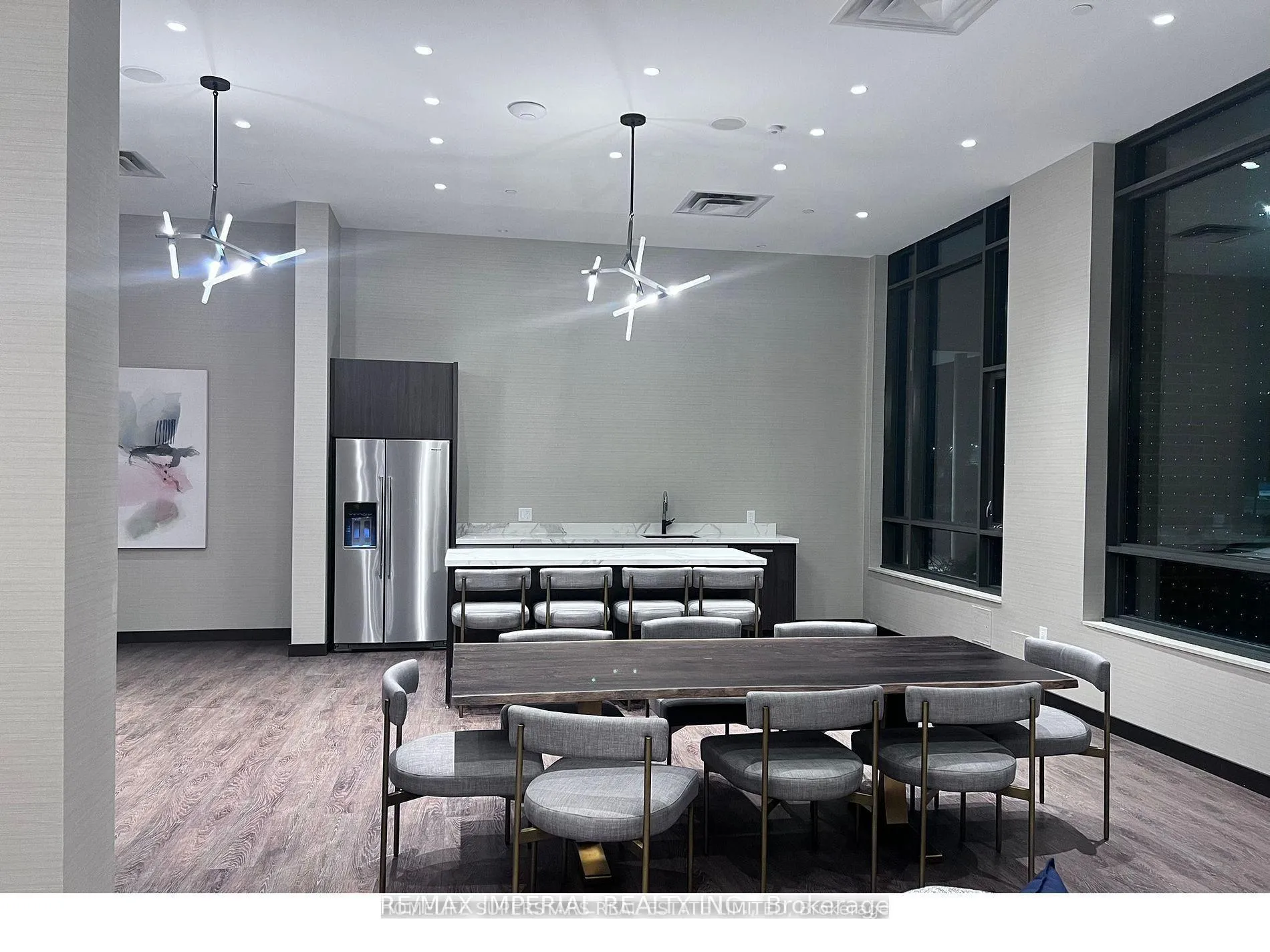Photo 6 of Unit 806, 10 Honeycrisp Crescent, Vaughan, Vaughan Corporate Centre — HOMEH