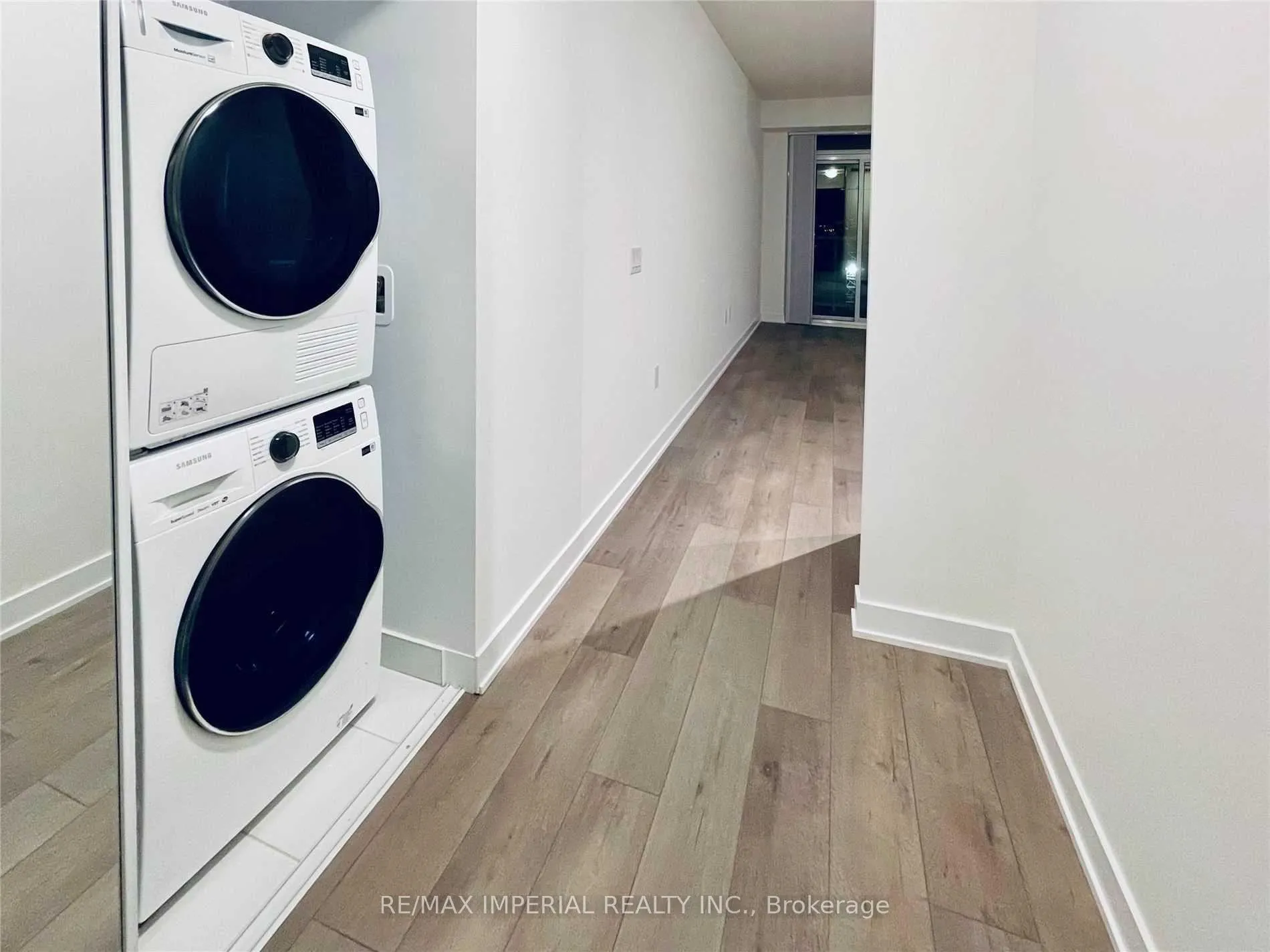 Photo 13 of Unit 806, 10 Honeycrisp Crescent, Vaughan, Vaughan Corporate Centre — HOMEH
