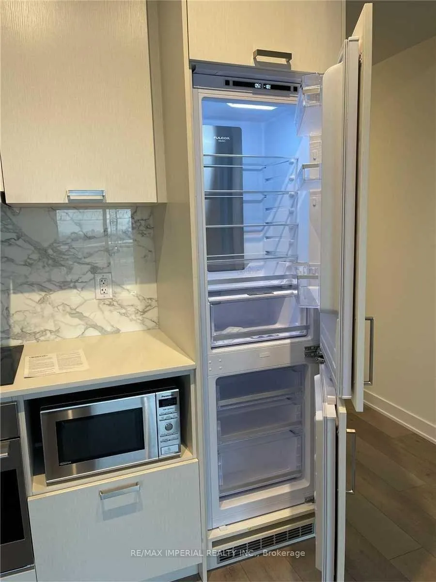 Photo 18 of Unit 806, 10 Honeycrisp Crescent, Vaughan, Vaughan Corporate Centre — HOMEH