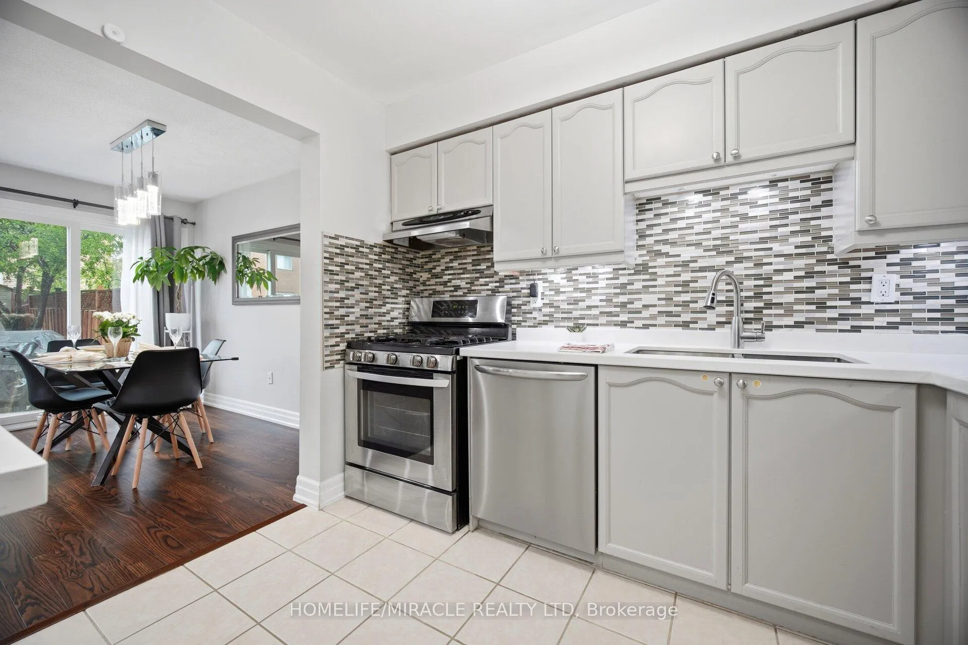Photo 18 of 71 Dandelion Road, Brampton, Sandringham-Wellington — HOMEH