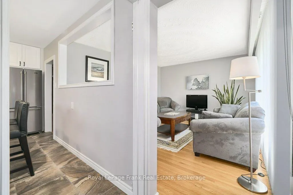 Photo 5 of 326 Marion Avenue, Oshawa, McLaughlin — HOMEH