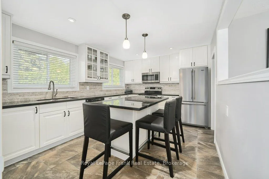 Photo 6 of 326 Marion Avenue, Oshawa, McLaughlin — HOMEH