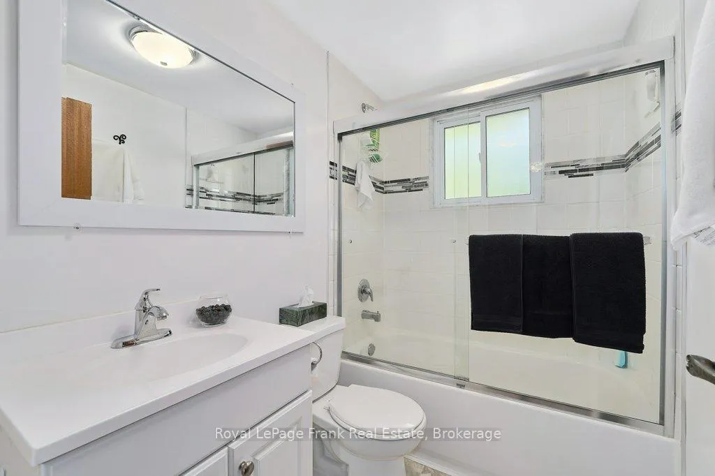 Photo 16 of 326 Marion Avenue, Oshawa, McLaughlin — HOMEH