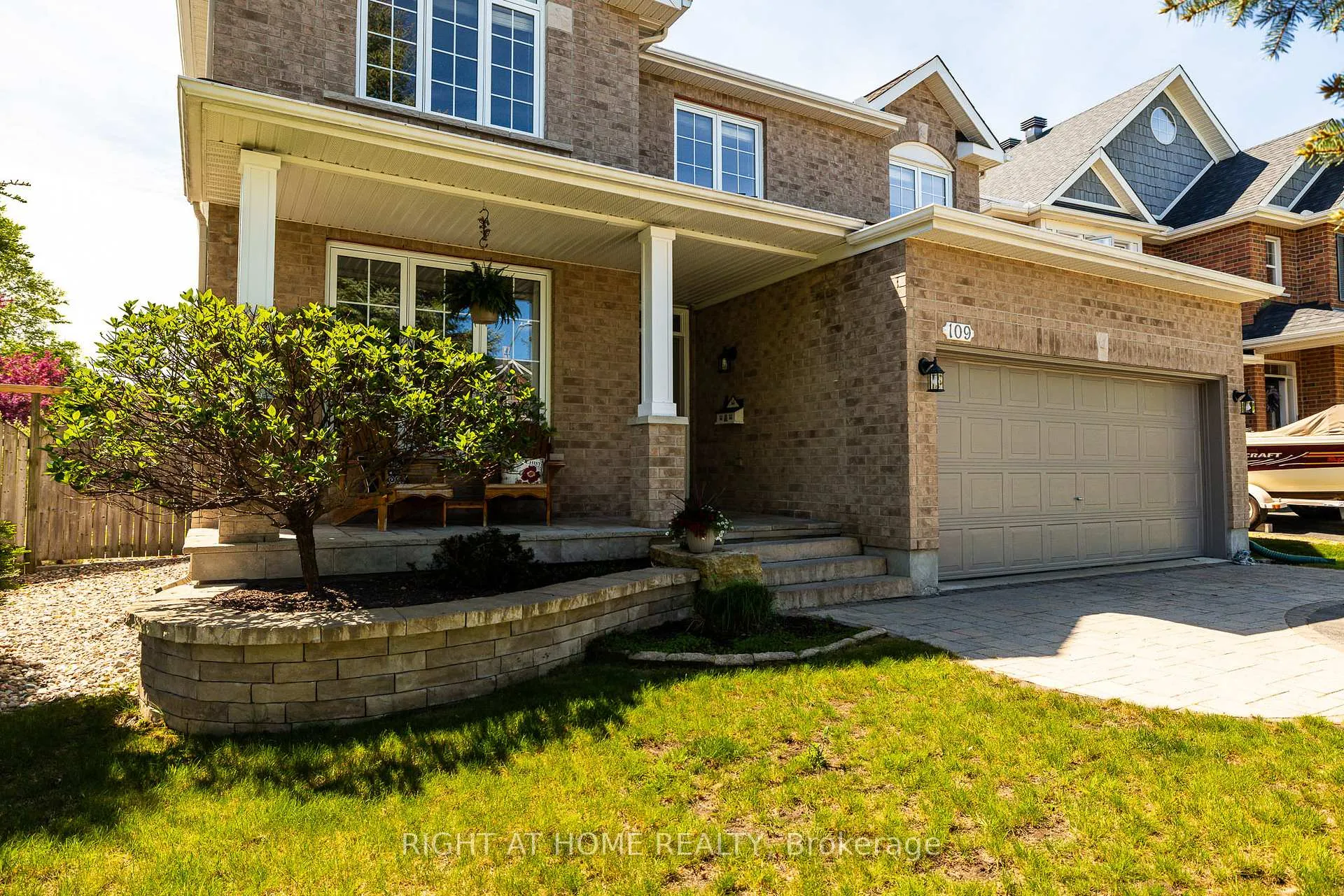 Photo 2 of 109 Coyote Crescent, Ottawa, Stittsville (South) — HOMEH