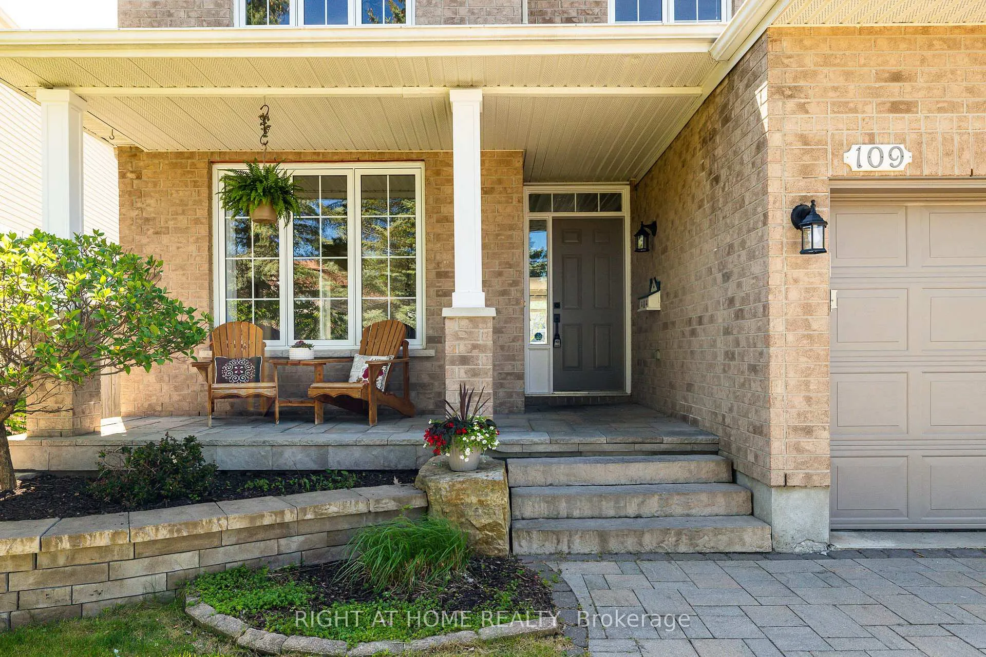 Photo 3 of 109 Coyote Crescent, Ottawa, Stittsville (South) — HOMEH