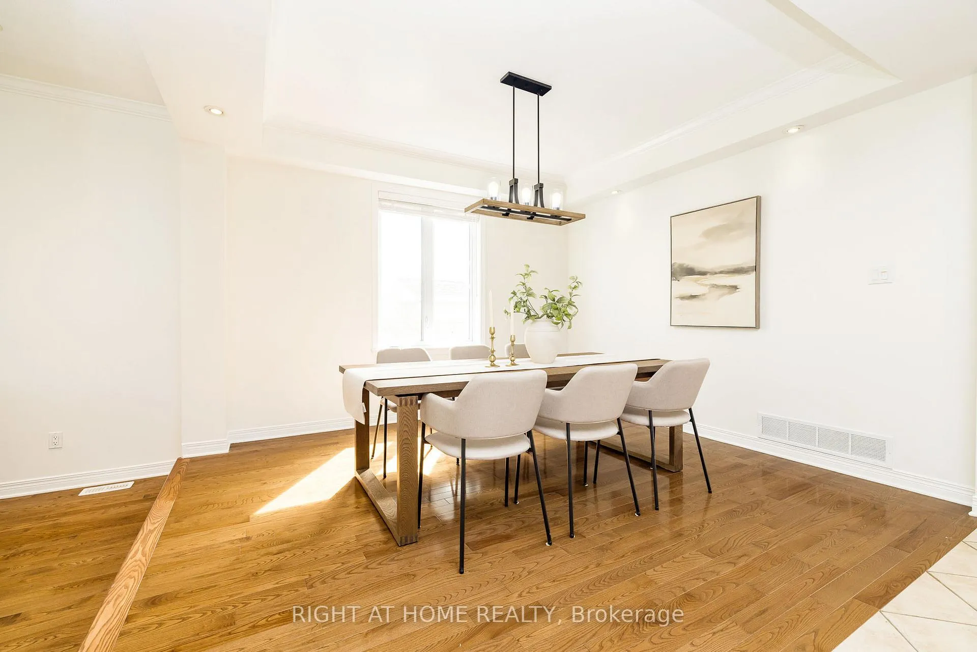 Photo 6 of 109 Coyote Crescent, Ottawa, Stittsville (South) — HOMEH