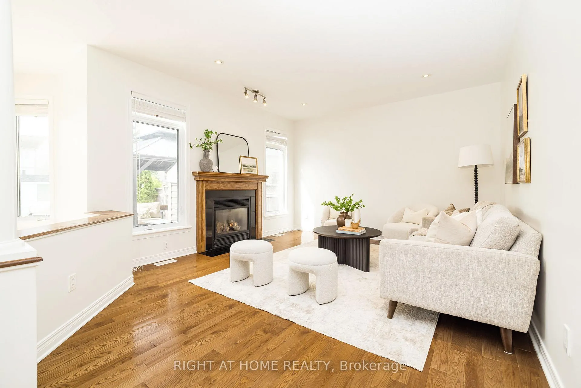 Photo 7 of 109 Coyote Crescent, Ottawa, Stittsville (South) — HOMEH