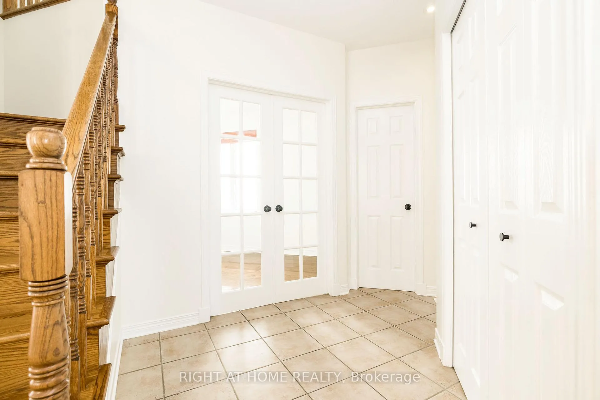 Photo 14 of 109 Coyote Crescent, Ottawa, Stittsville (South) — HOMEH