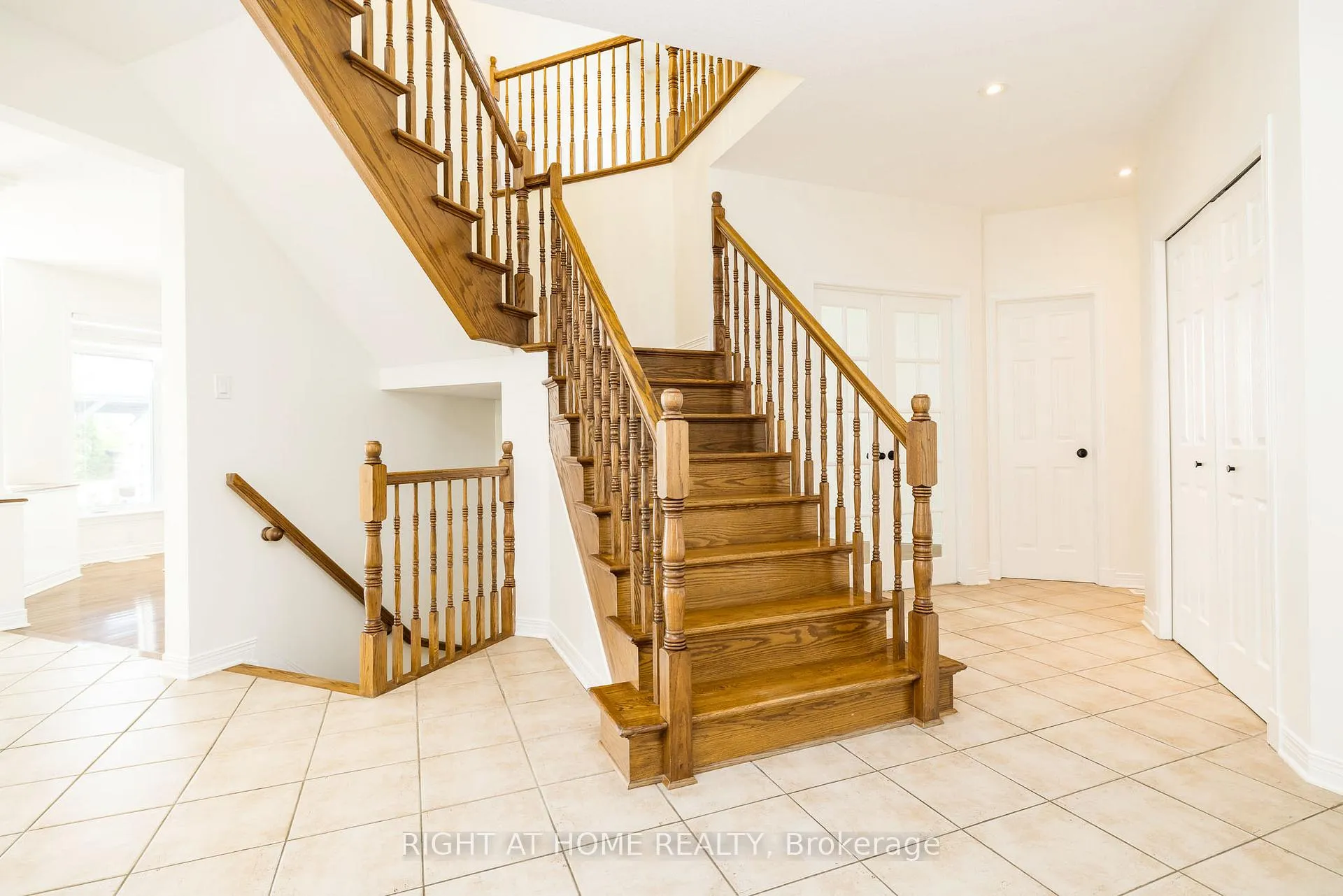 Photo 17 of 109 Coyote Crescent, Ottawa, Stittsville (South) — HOMEH