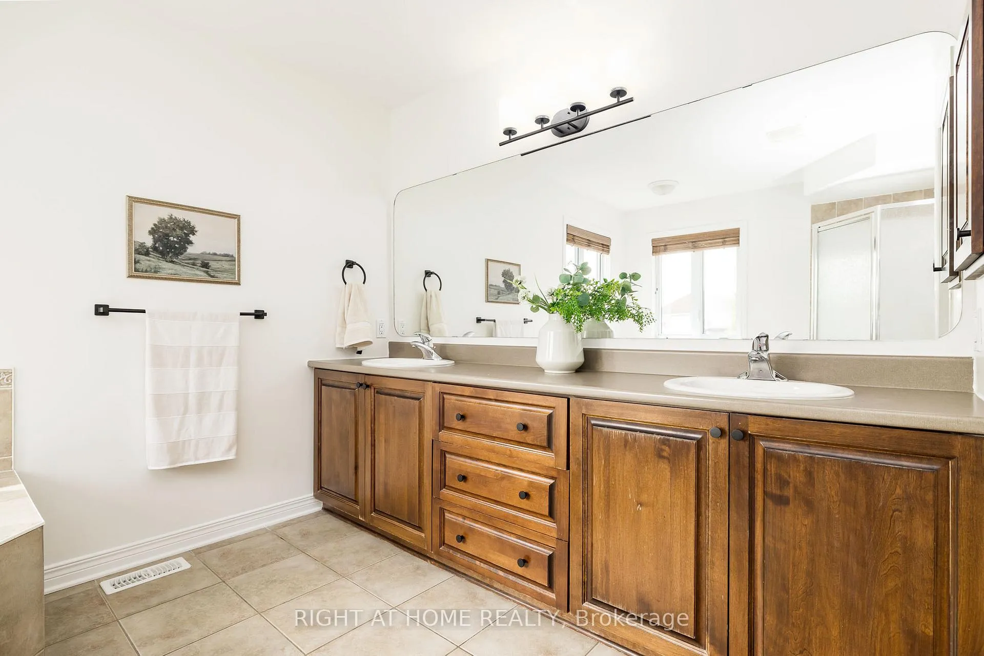 Photo 23 of 109 Coyote Crescent, Ottawa, Stittsville (South) — HOMEH