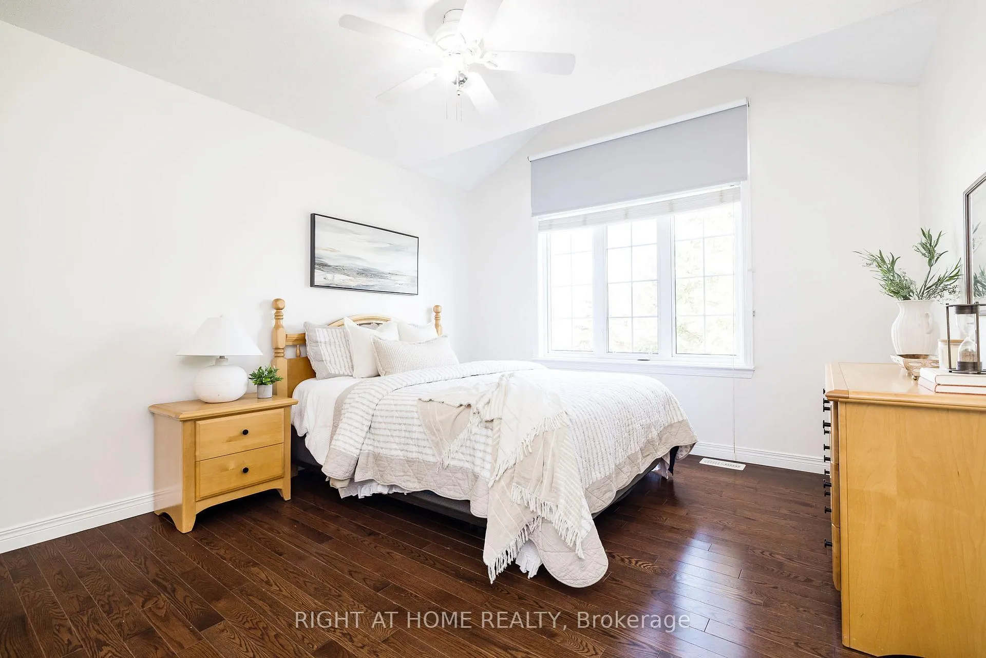 Photo 30 of 109 Coyote Crescent, Ottawa, Stittsville (South) — HOMEH