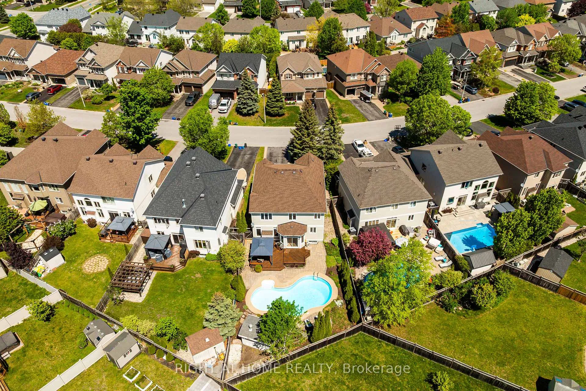 Photo 48 of 109 Coyote Crescent, Ottawa, Stittsville (South) — HOMEH