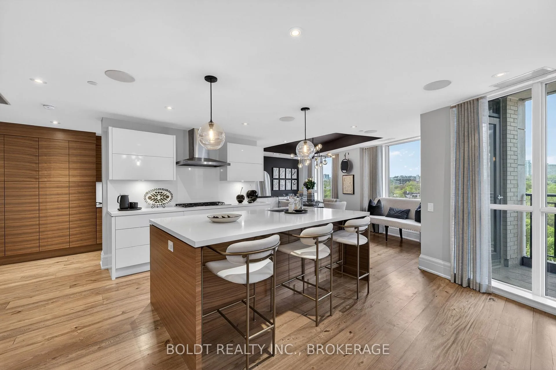 Photo 11 of Unit 702, 181 Davenport Road, Toronto, The Annex — HOMEH