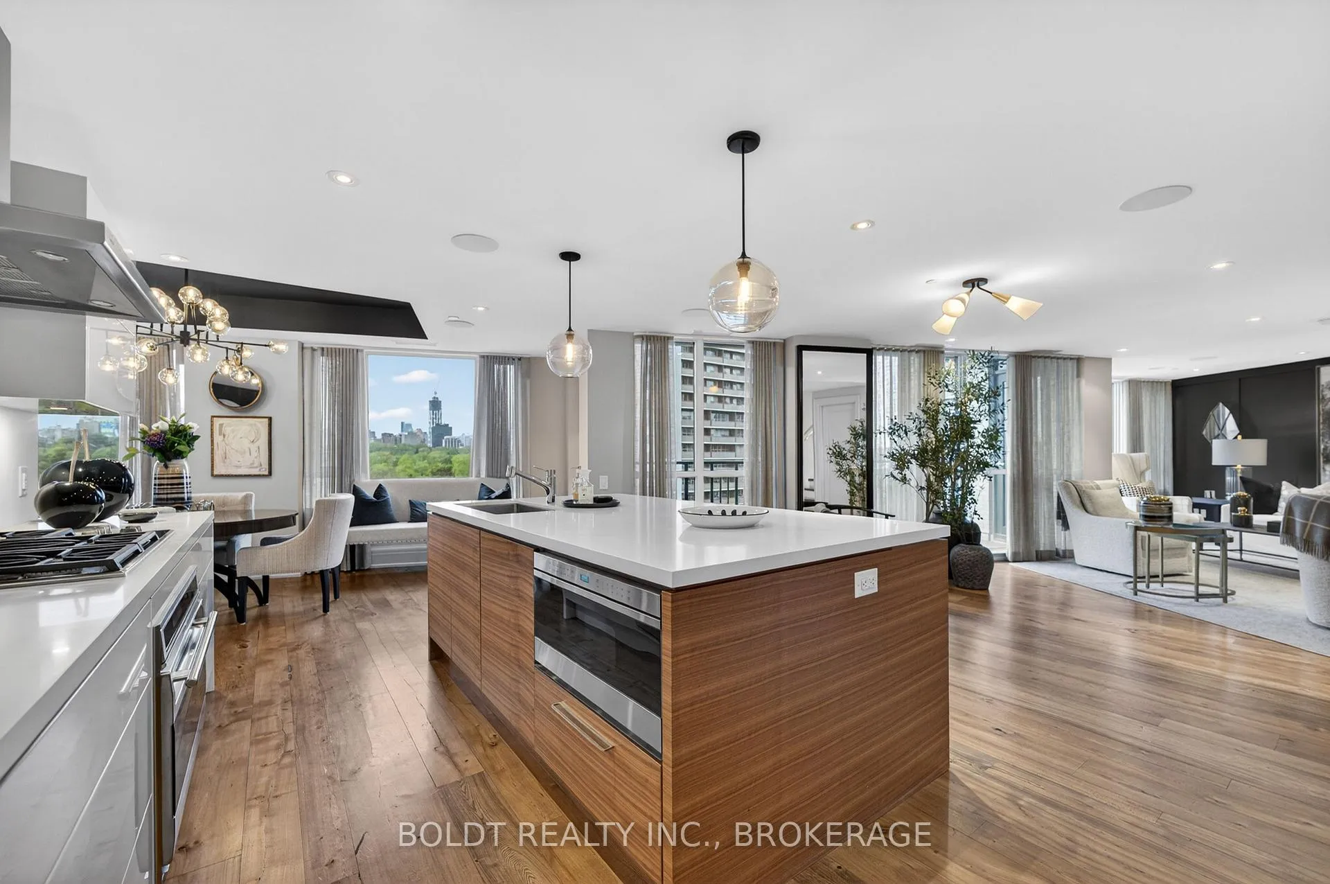 Photo 12 of Unit 702, 181 Davenport Road, Toronto, The Annex — HOMEH