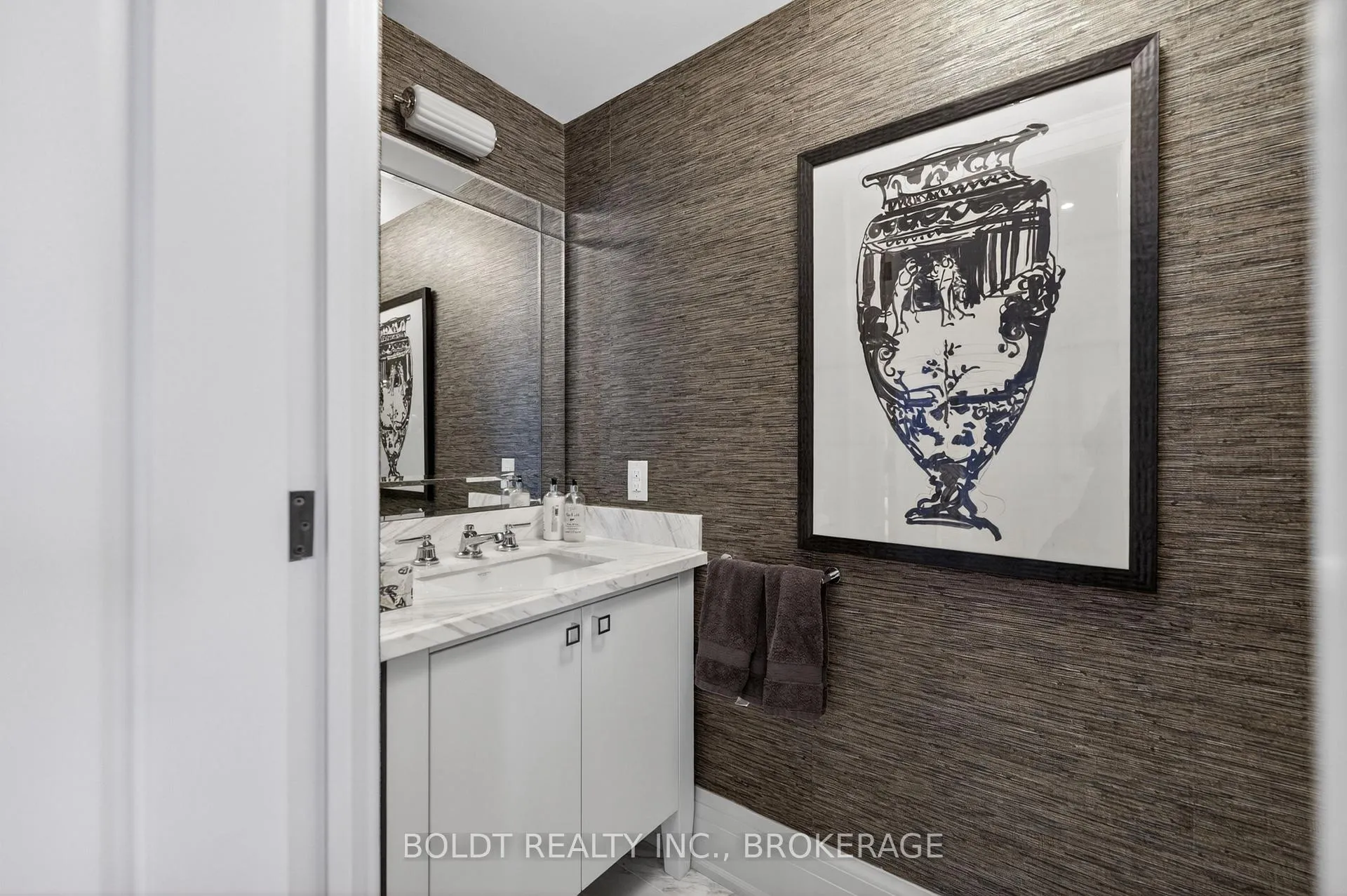 Photo 21 of Unit 702, 181 Davenport Road, Toronto, The Annex — HOMEH