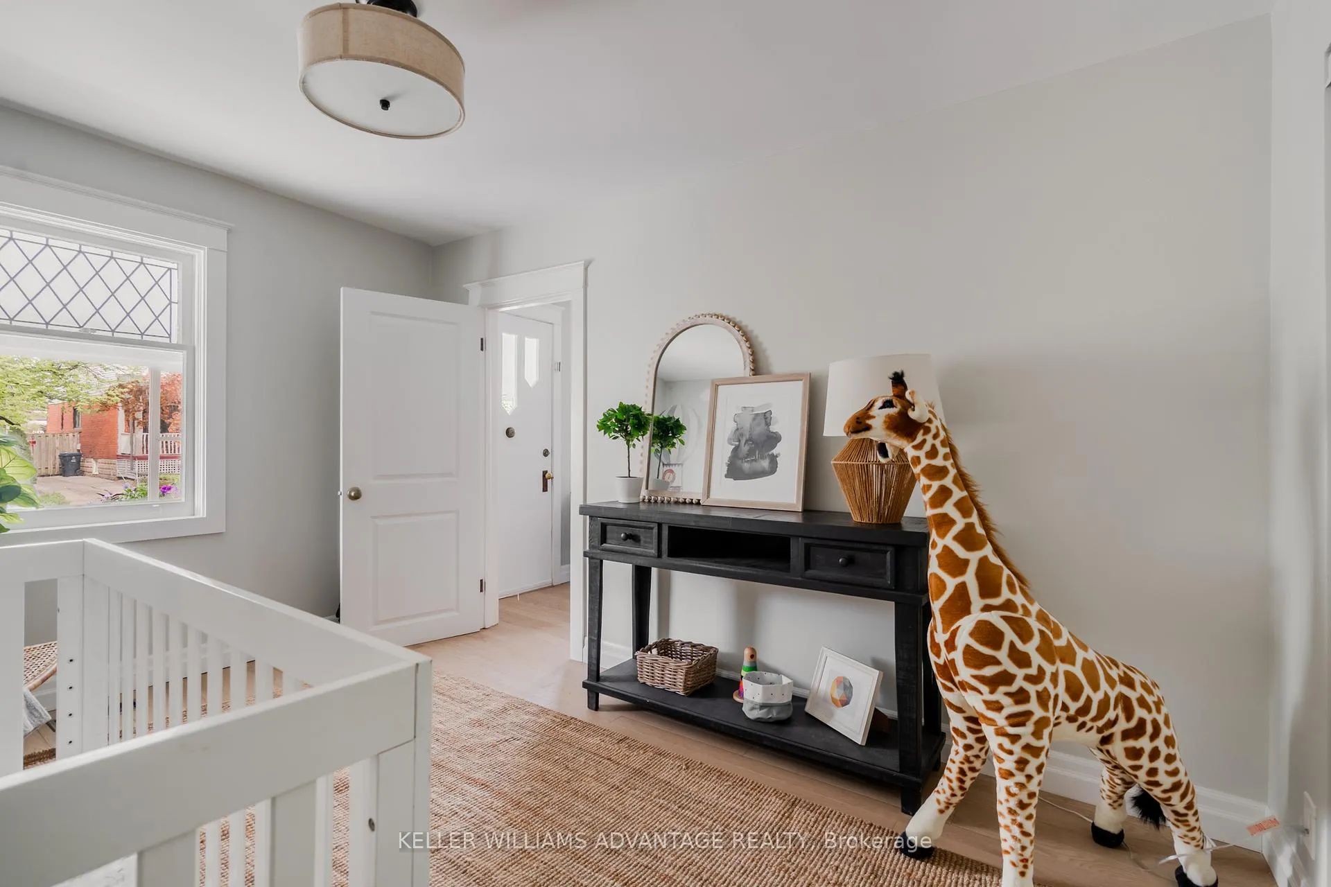 Photo 17 of 148 Warden Avenue, Scarborough, Birchcliffe-Cliffside — HOMEH