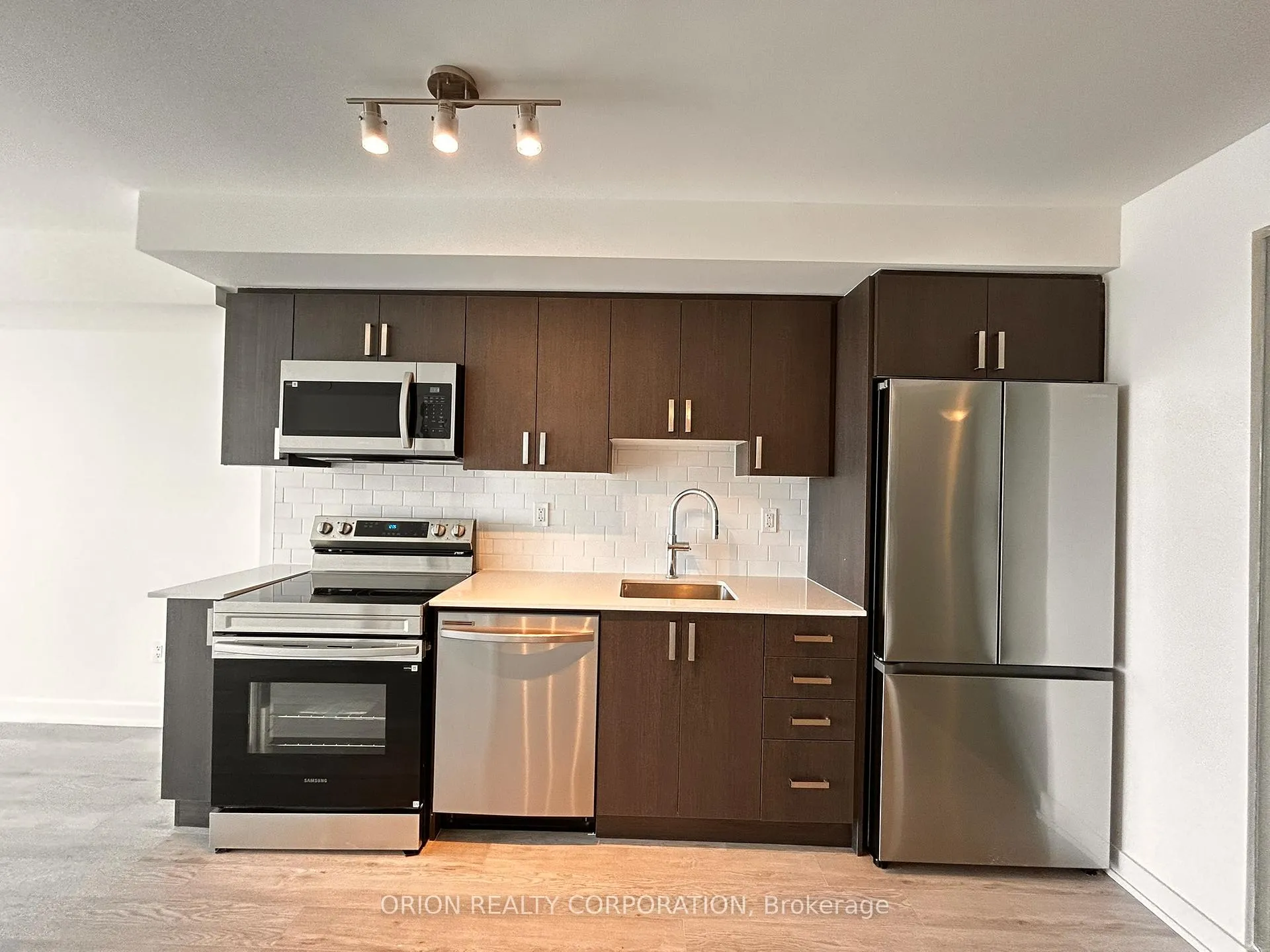 Photo 1 of Unit 706, 1010 Sandy Beach Road, Pickering, Bay Ridges — HOMEH