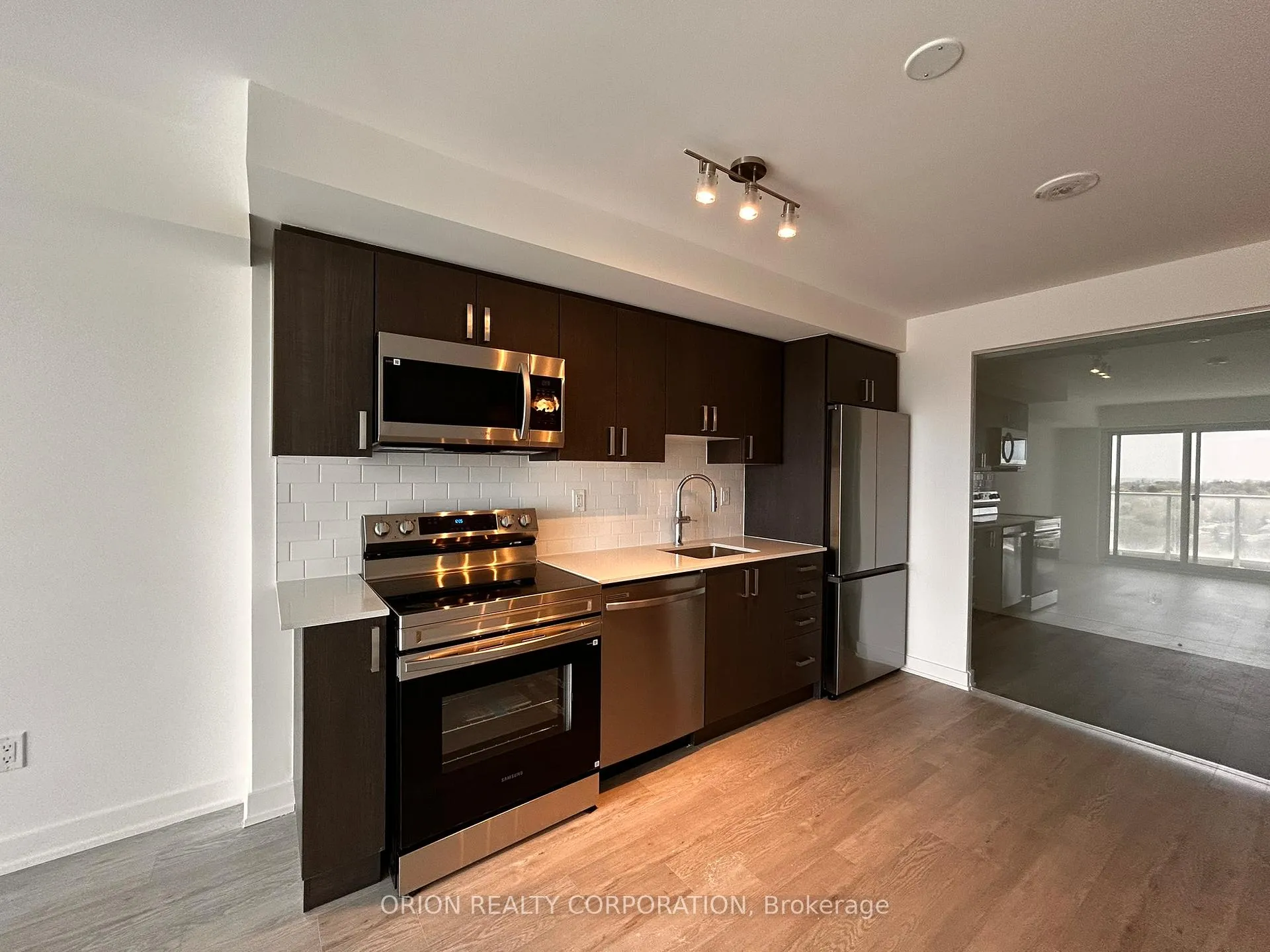 Photo 6 of Unit 706, 1010 Sandy Beach Road, Pickering, Bay Ridges — HOMEH