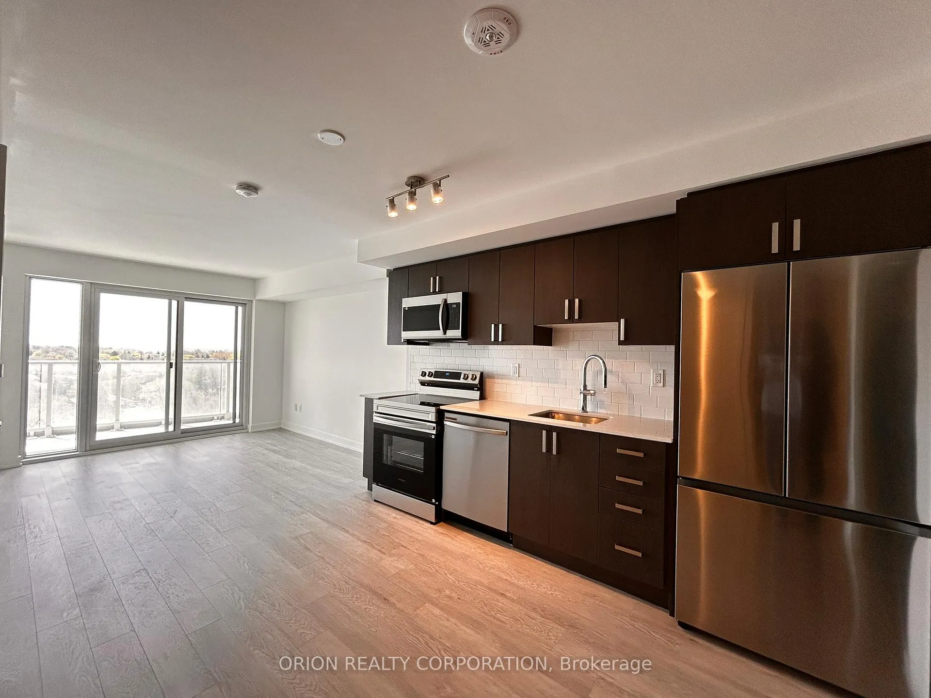 Photo 7 of Unit 706, 1010 Sandy Beach Road, Pickering, Bay Ridges — HOMEH