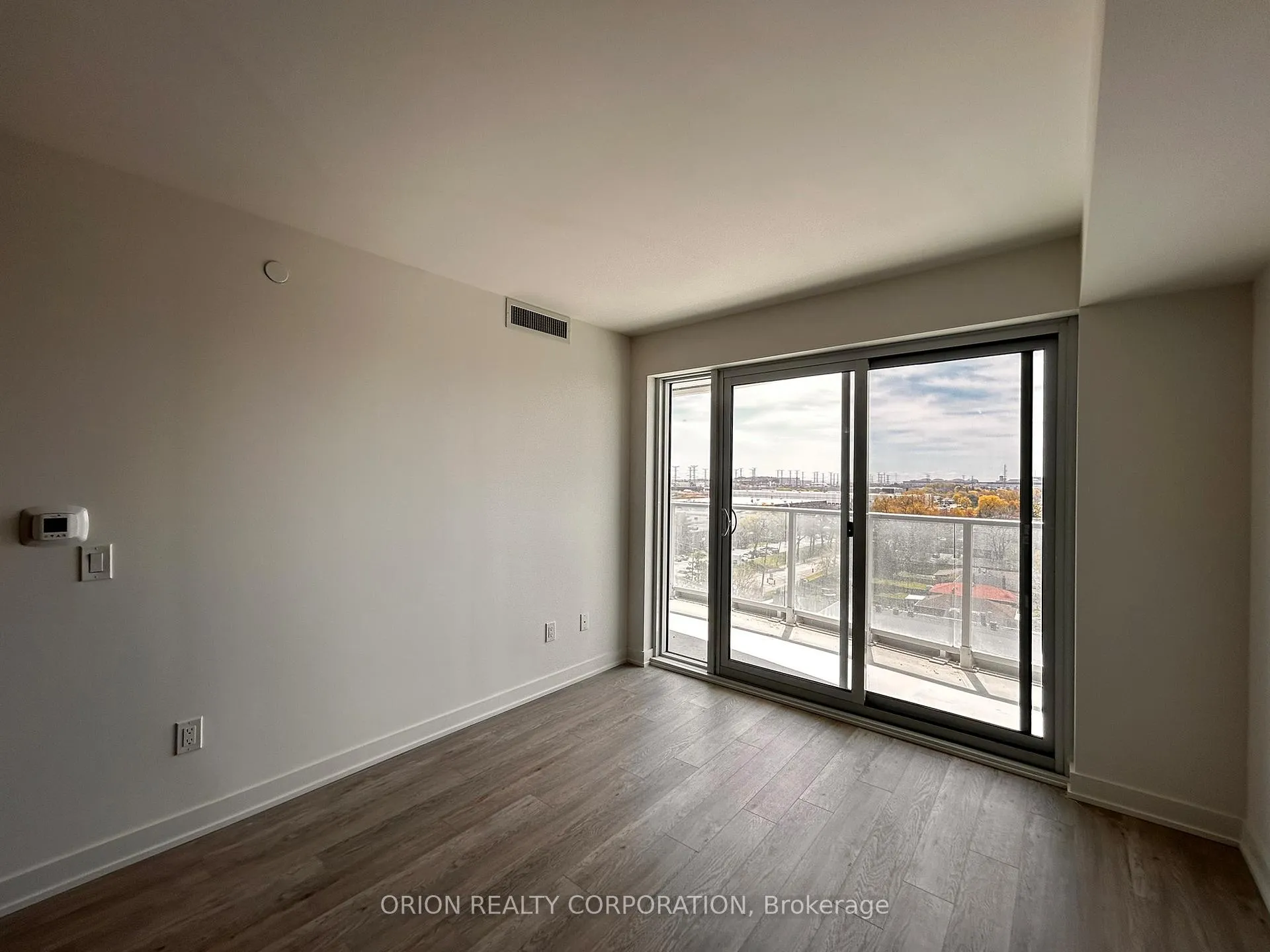 Photo 10 of Unit 706, 1010 Sandy Beach Road, Pickering, Bay Ridges — HOMEH