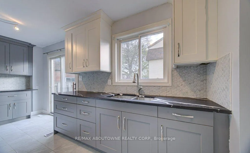 Photo 5 of Unit 16, 30 Heslop Road, Milton, Old Milton — HOMEH