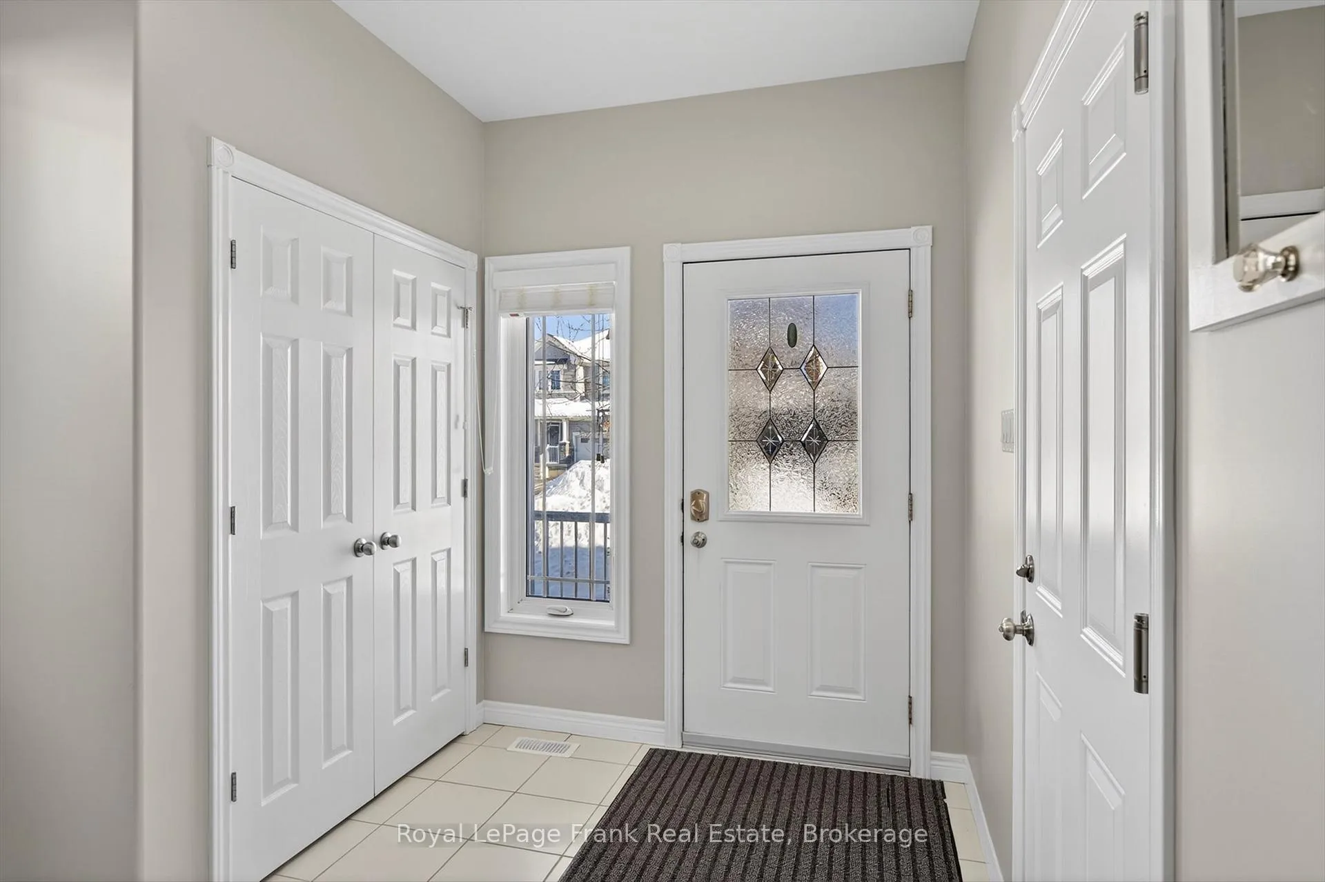 Photo 4 of 859 Emery Way, Peterborough, Monaghan Ward 2 — HOMEH