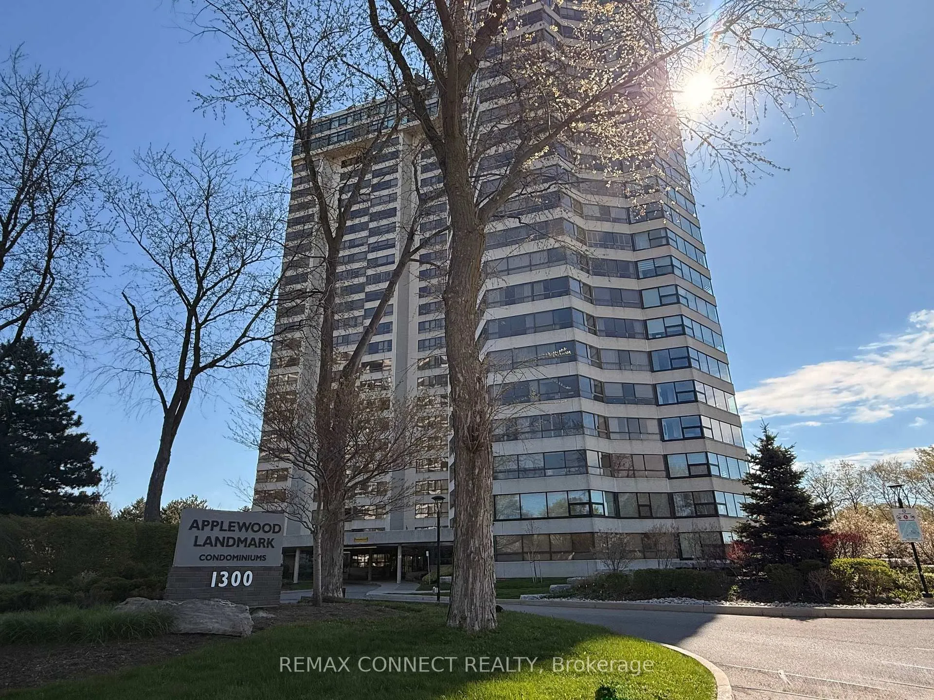 Front of Unit 2107, 1300 Bloor Street