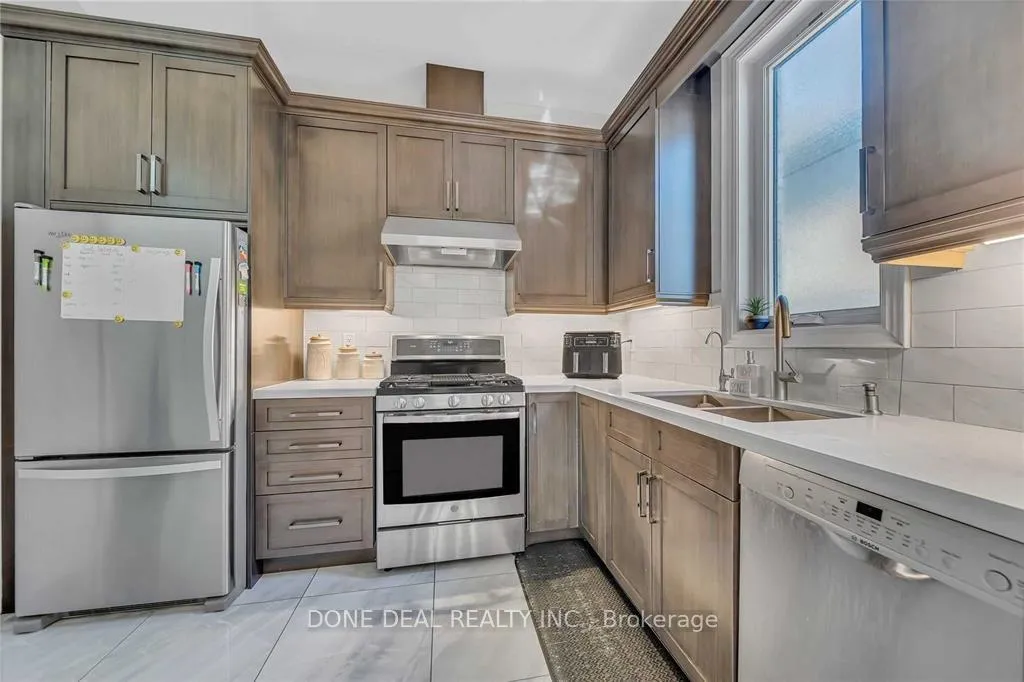 Photo 13 of 1805 Grayabbey Court, Pickering, Dunbarton — HOMEH
