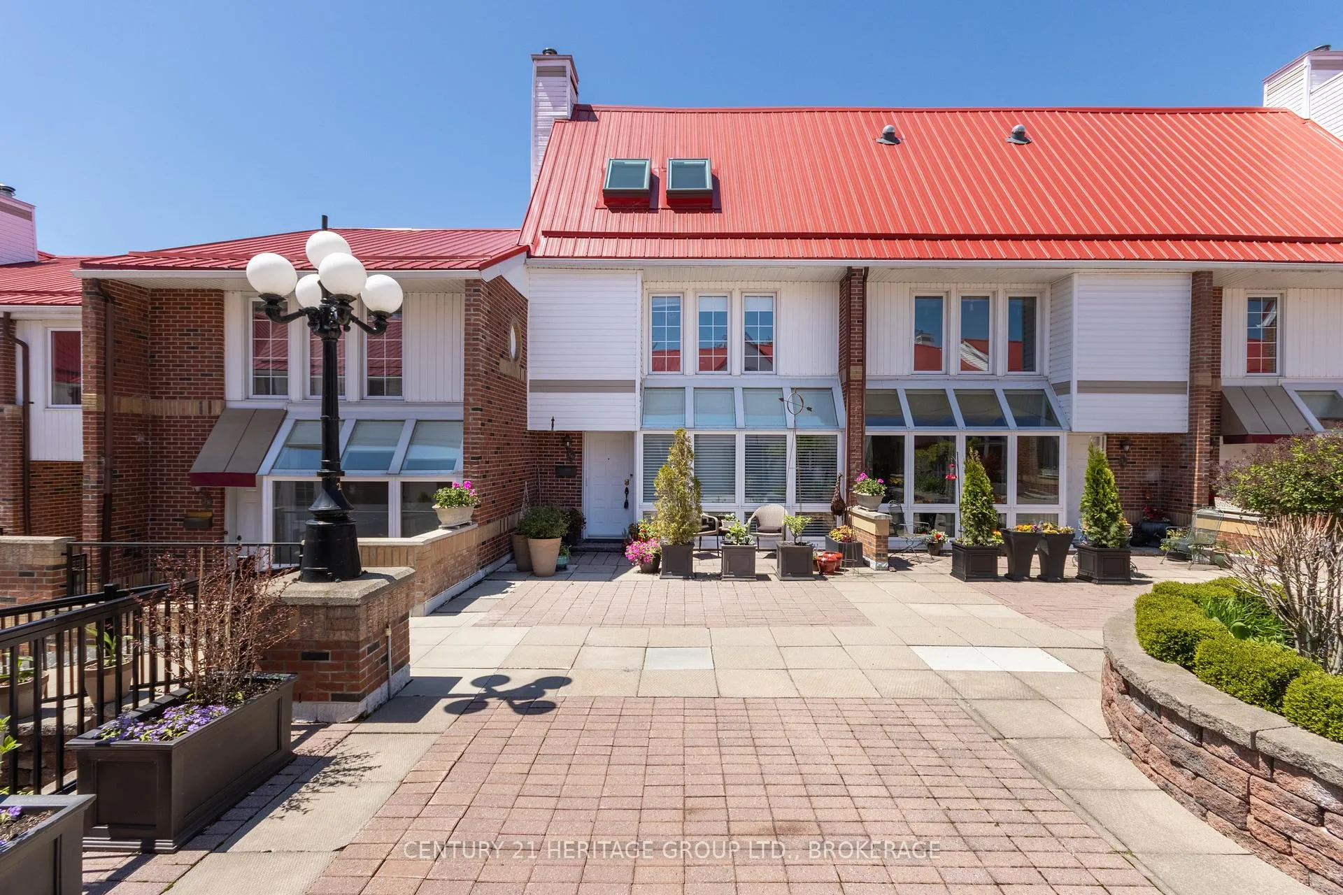 Photo 1 of Unit 36, 1 Place D'armes, Kingston, East of Sir John A. Blvd — HOMEH