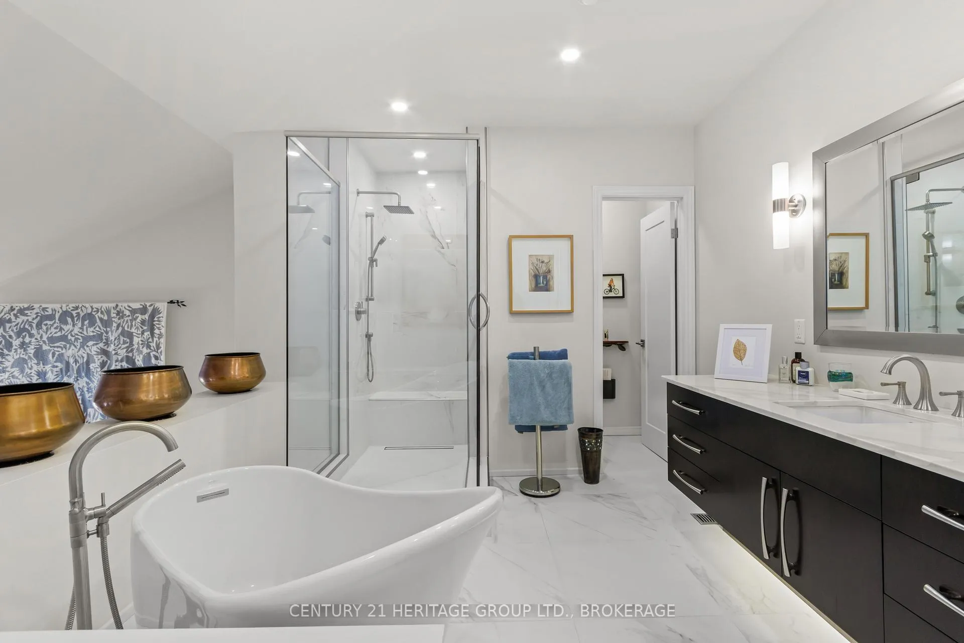 Photo 14 of Unit 36, 1 Place D'armes, Kingston, East of Sir John A. Blvd — HOMEH