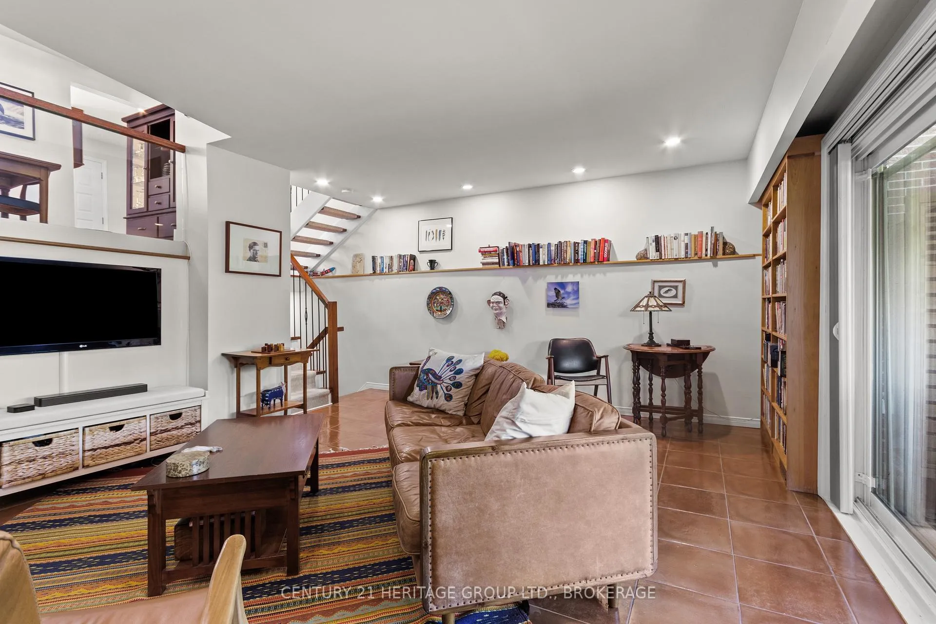 Photo 24 of Unit 36, 1 Place D'armes, Kingston, East of Sir John A. Blvd — HOMEH