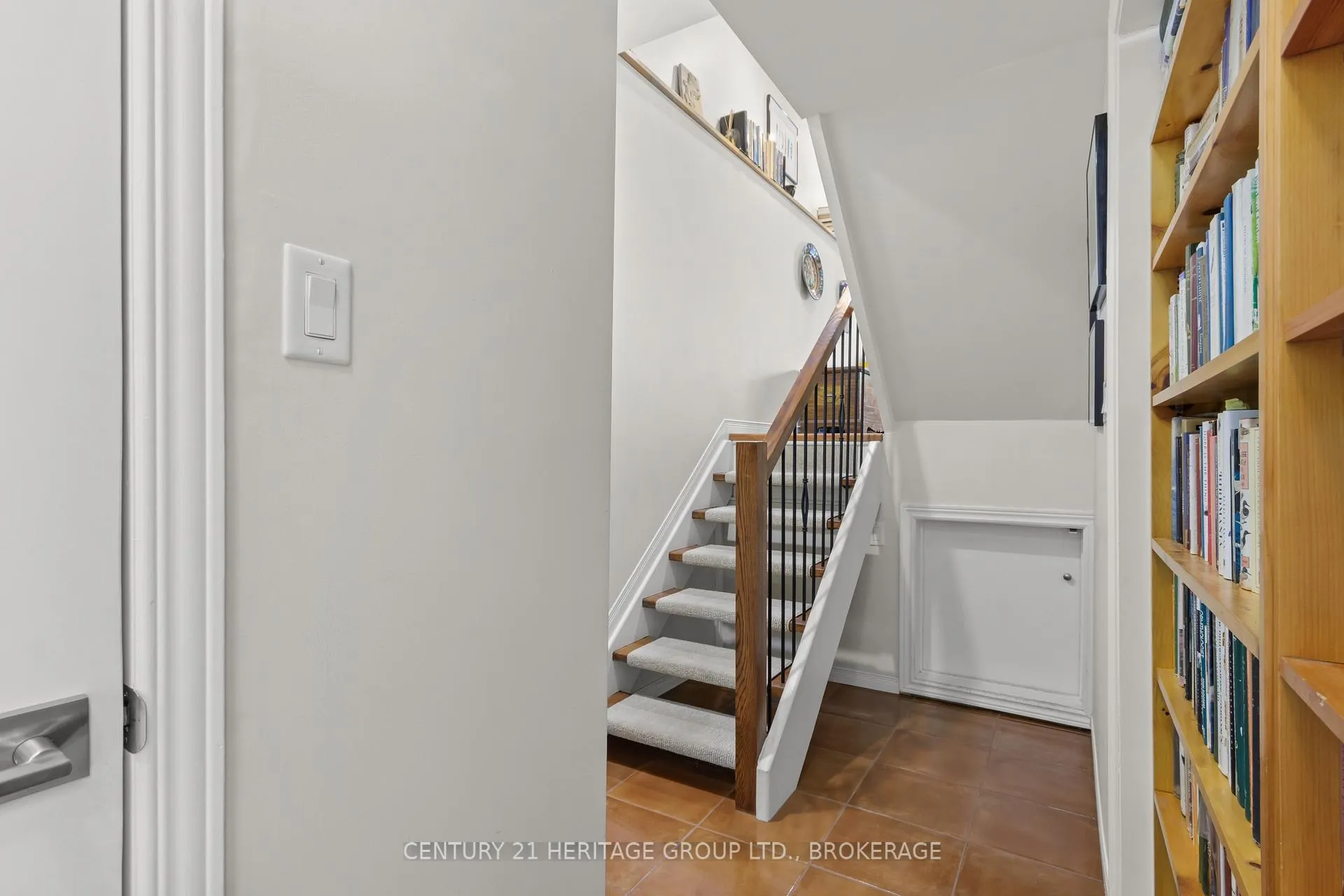 Photo 25 of Unit 36, 1 Place D'armes, Kingston, East of Sir John A. Blvd — HOMEH