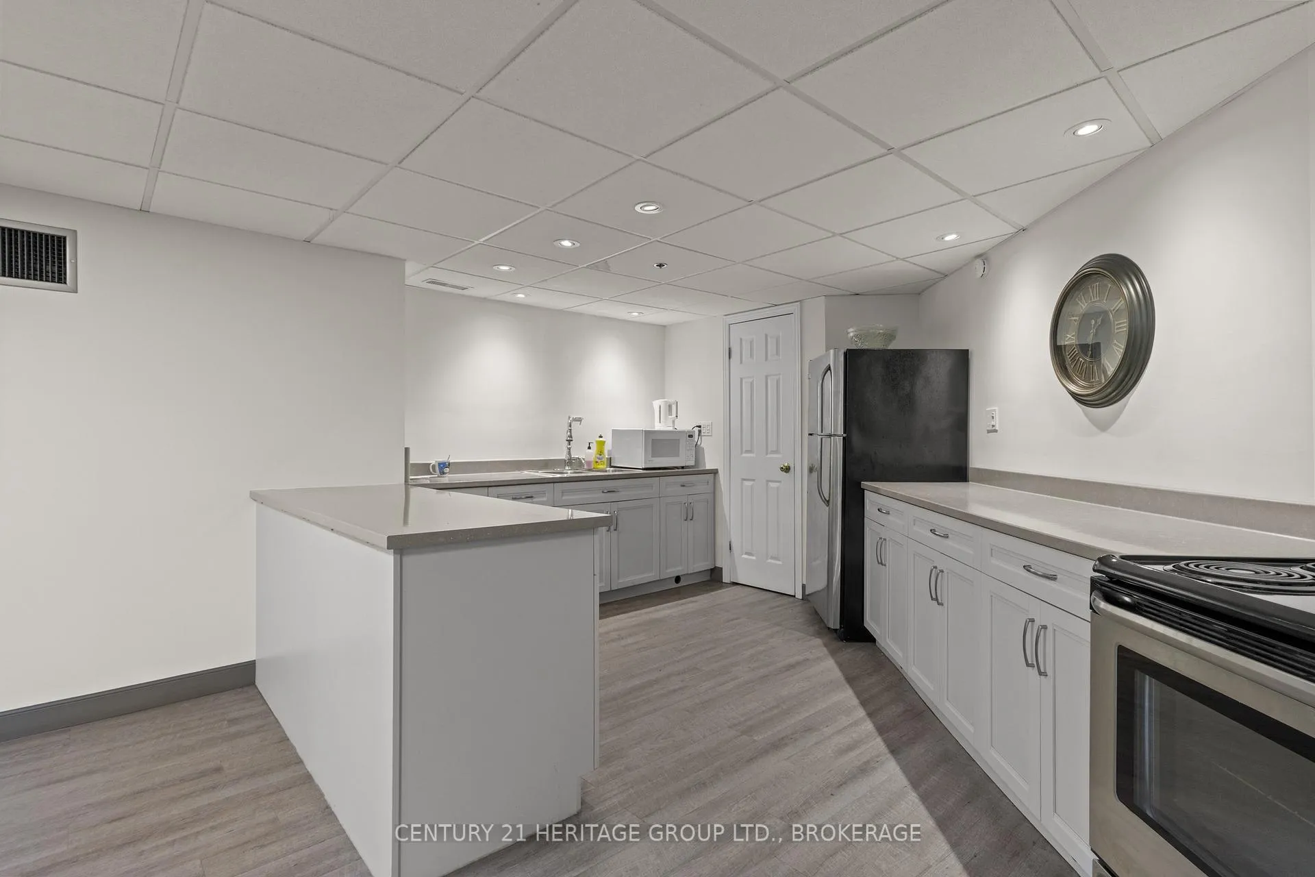 Photo 41 of Unit 36, 1 Place D'armes, Kingston, East of Sir John A. Blvd — HOMEH