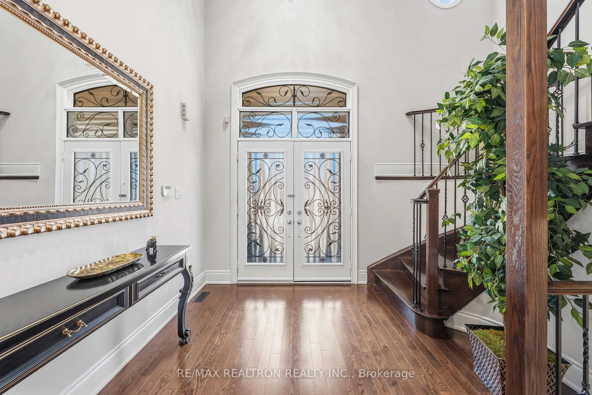 Photo 5 of 103 Sir Stevens Drive, Vaughan, Patterson — HOMEH