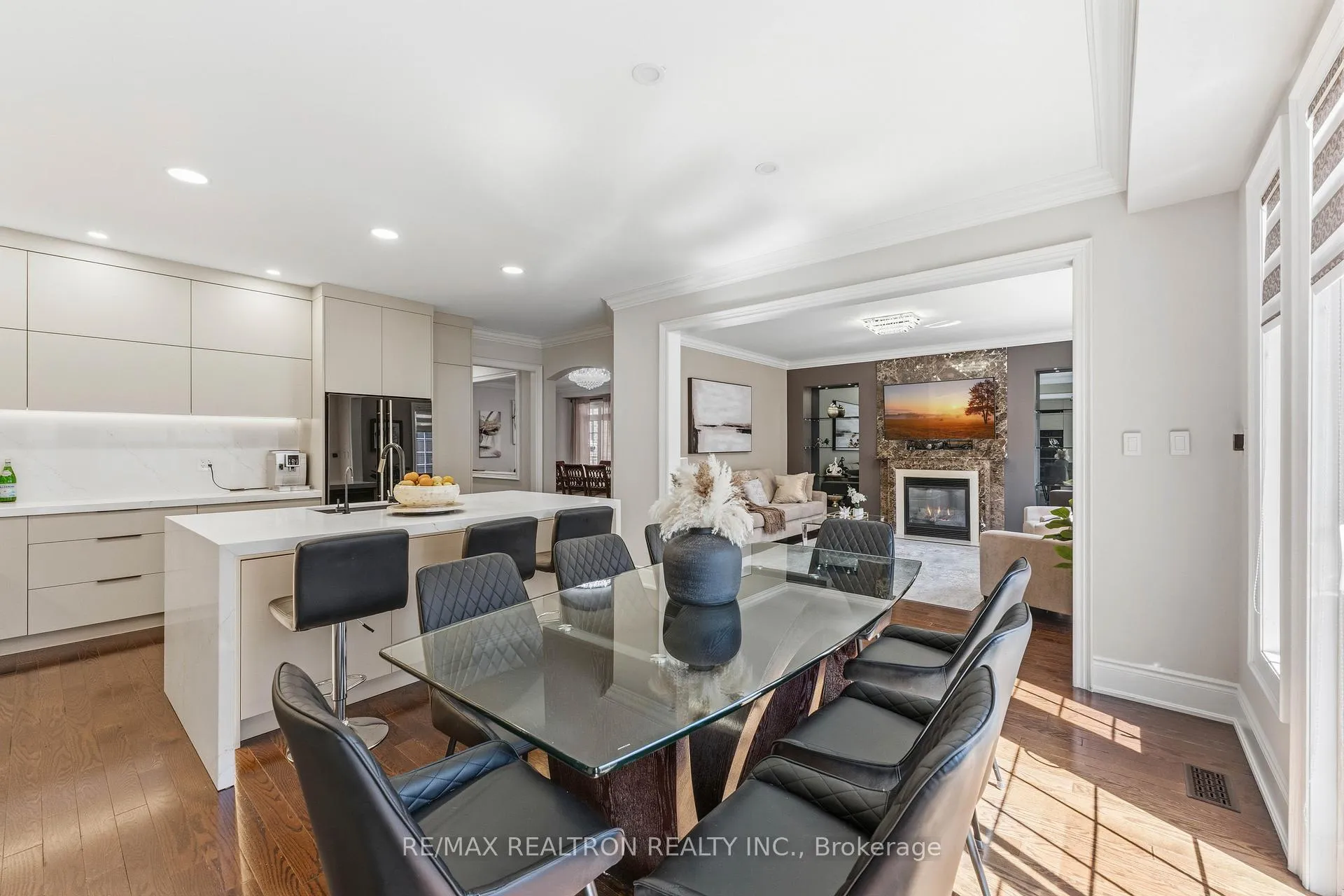 Photo 19 of 103 Sir Stevens Drive, Vaughan, Patterson — HOMEH