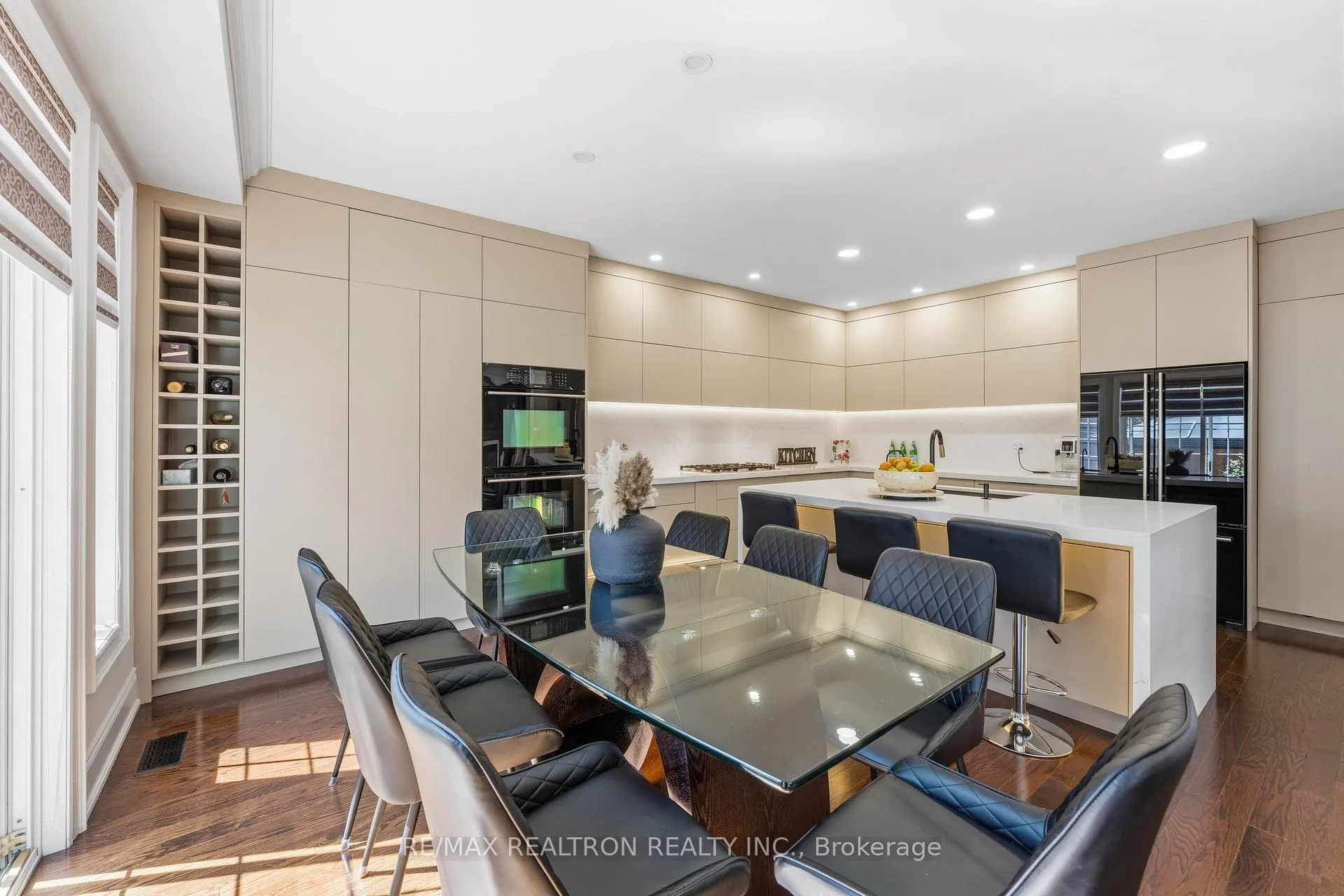 Photo 20 of 103 Sir Stevens Drive, Vaughan, Patterson — HOMEH