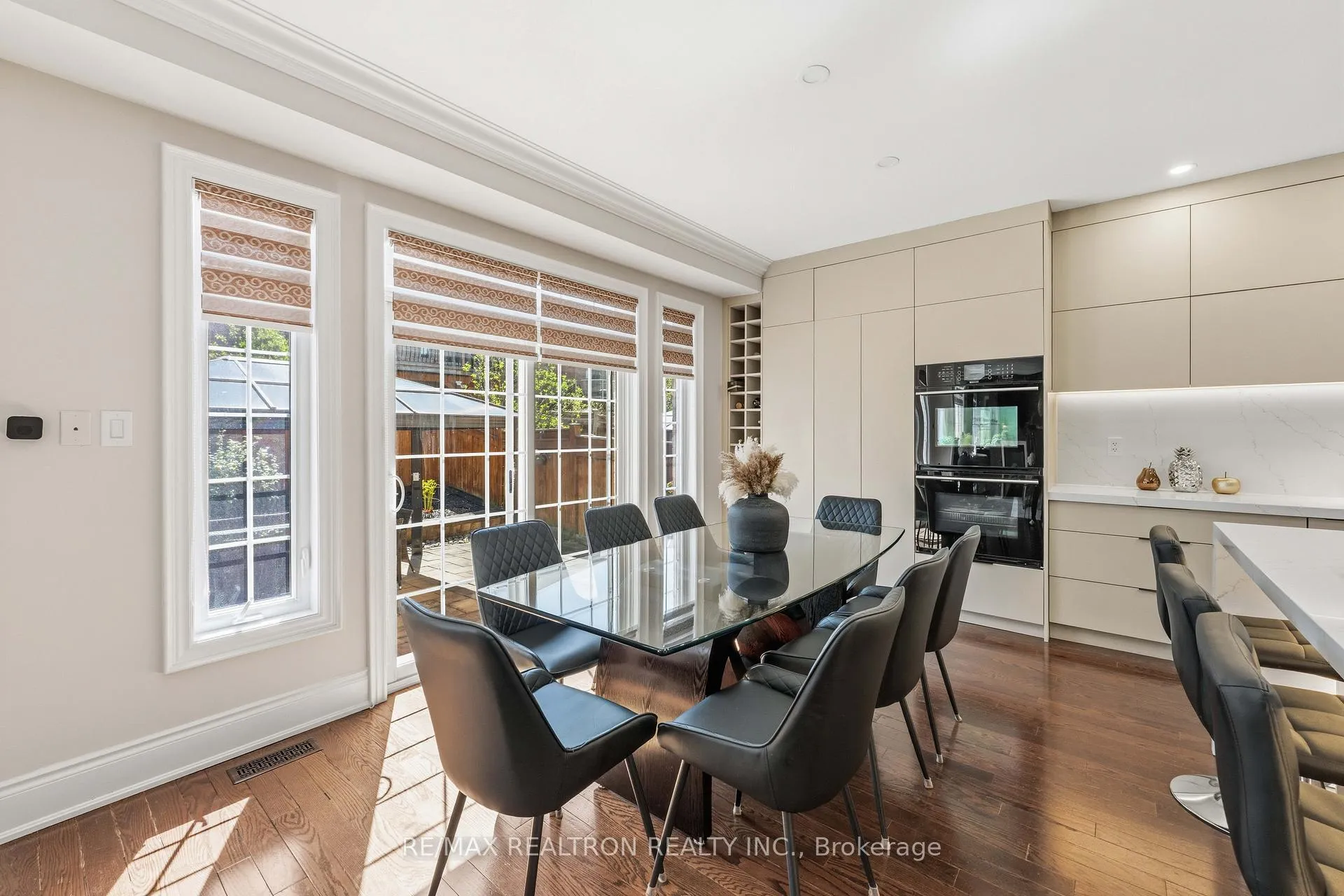 Photo 21 of 103 Sir Stevens Drive, Vaughan, Patterson — HOMEH