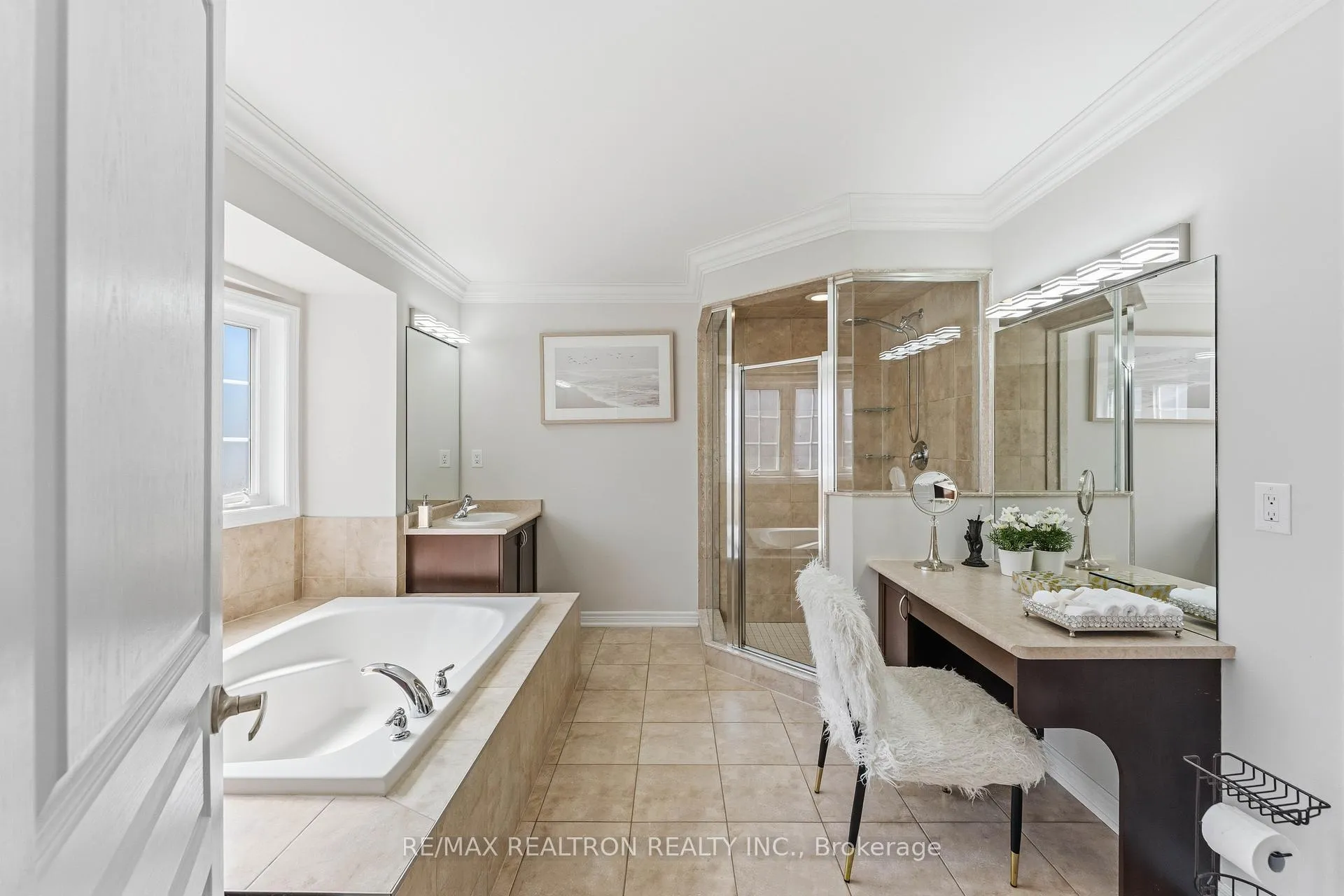 Photo 30 of 103 Sir Stevens Drive, Vaughan, Patterson — HOMEH