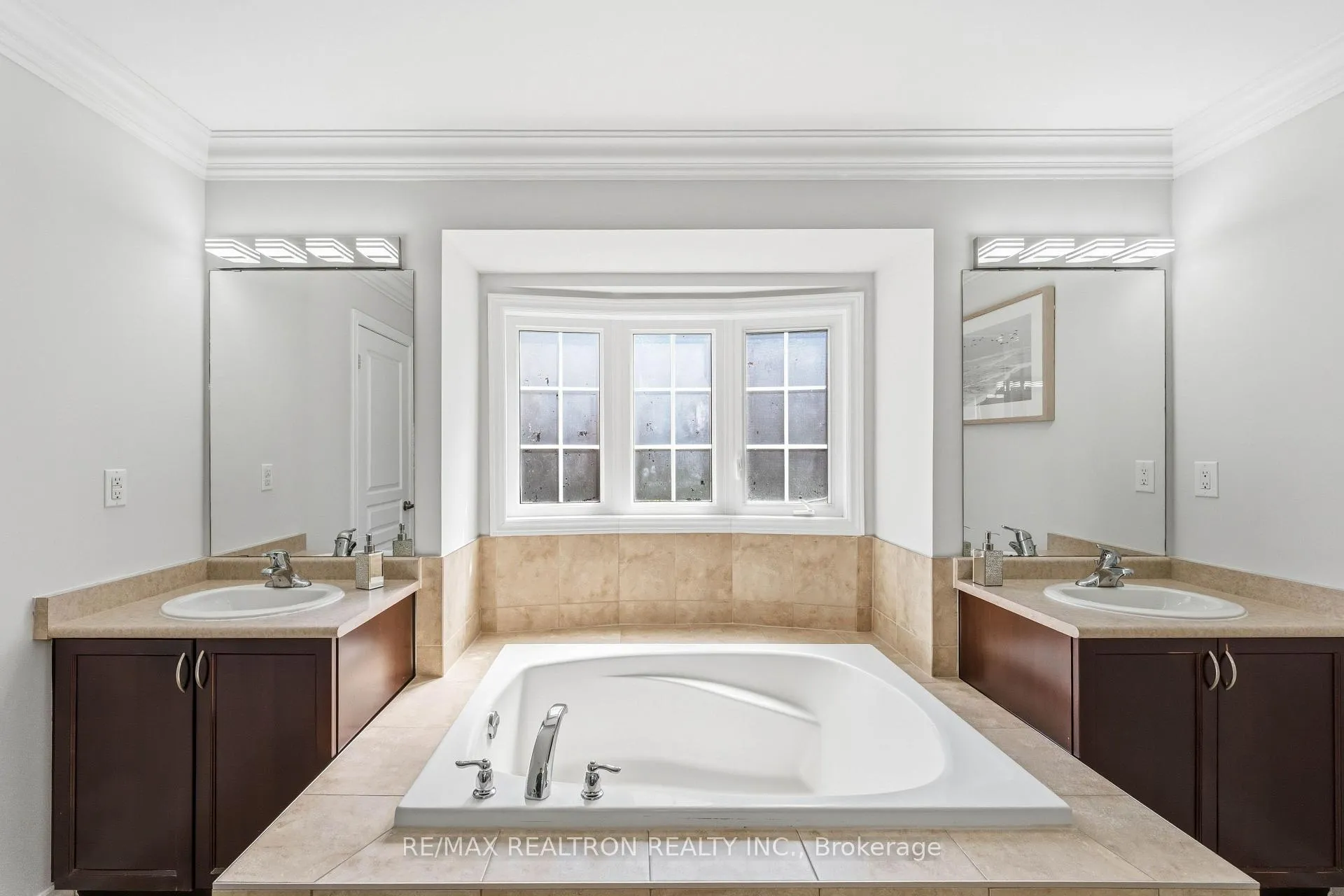 Photo 31 of 103 Sir Stevens Drive, Vaughan, Patterson — HOMEH