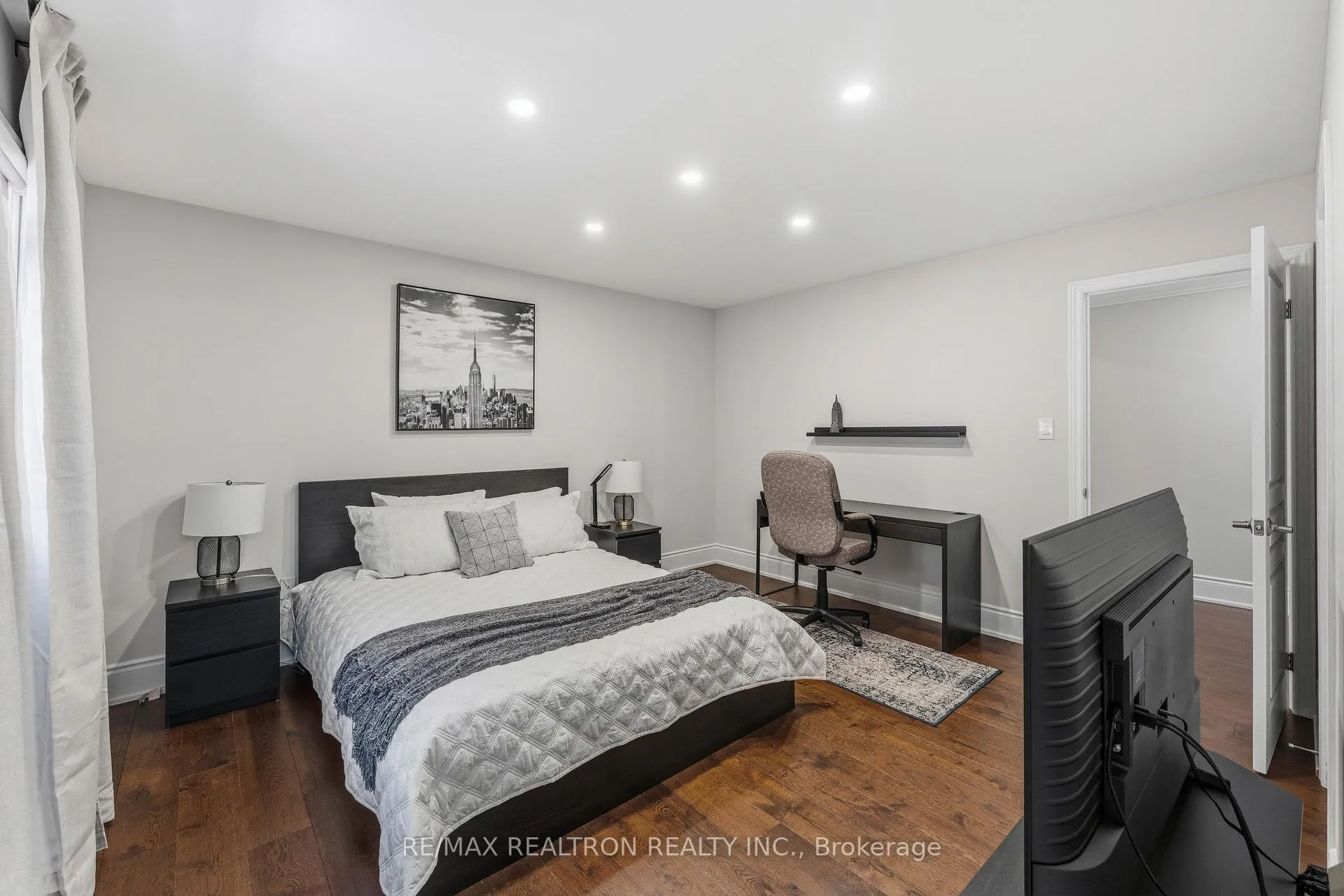 Photo 33 of 103 Sir Stevens Drive, Vaughan, Patterson — HOMEH