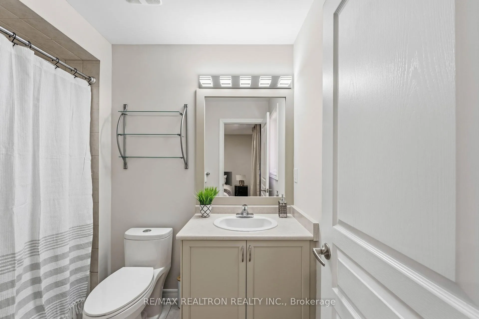 Photo 35 of 103 Sir Stevens Drive, Vaughan, Patterson — HOMEH