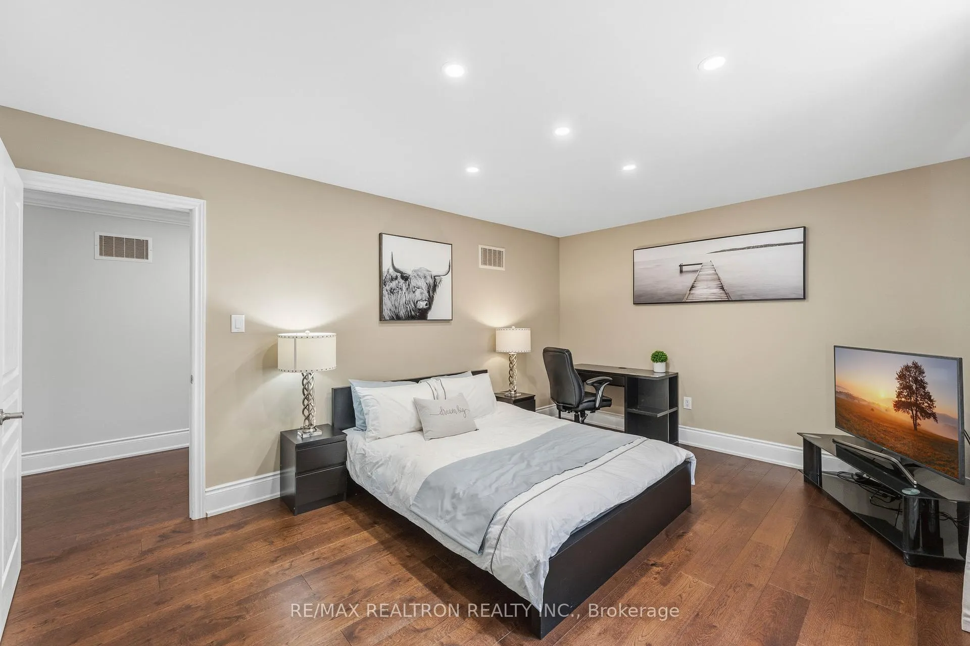 Photo 36 of 103 Sir Stevens Drive, Vaughan, Patterson — HOMEH