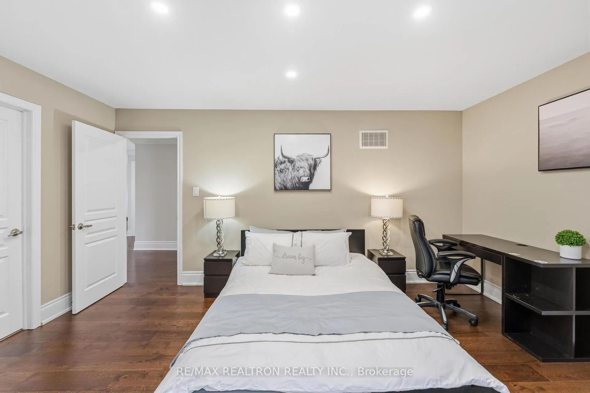 Photo 37 of 103 Sir Stevens Drive, Vaughan, Patterson — HOMEH